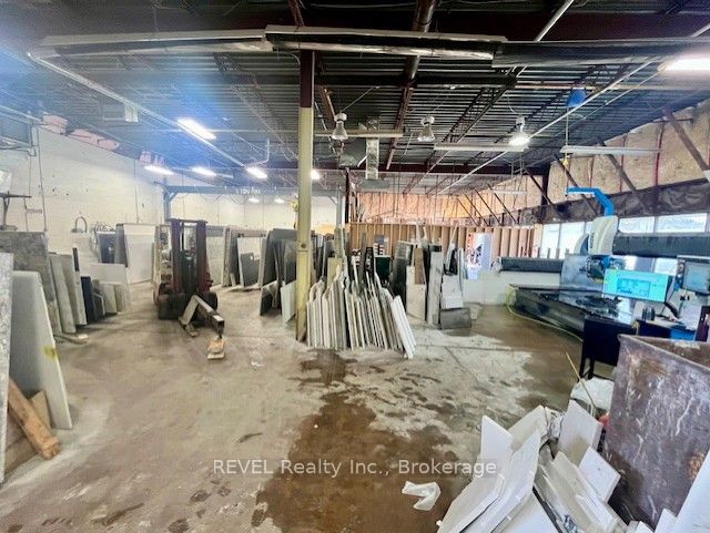 590 Welland Avenue Unit 2 Property Photo 14