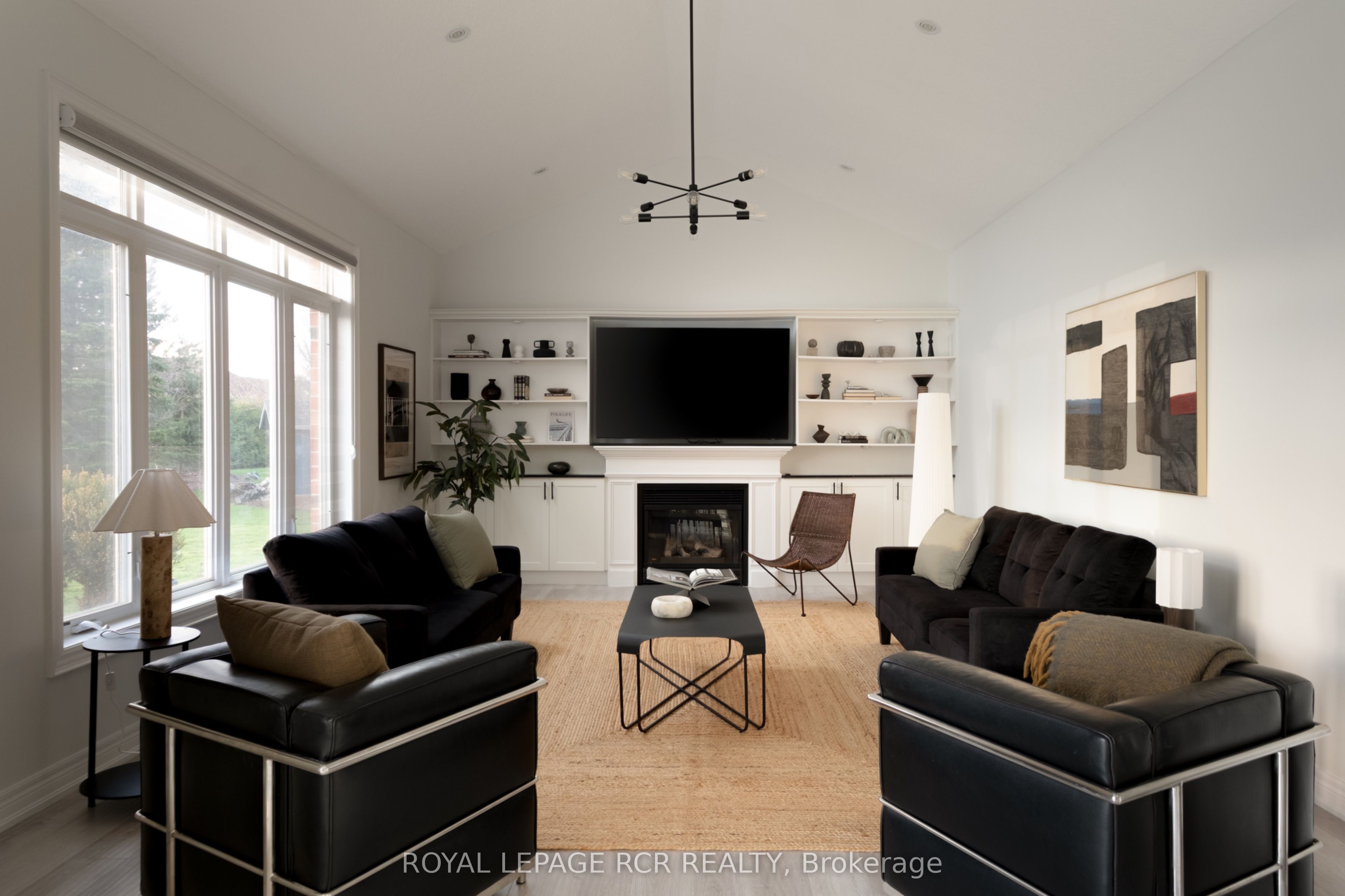 18 Leenders Lane Property Photo 15