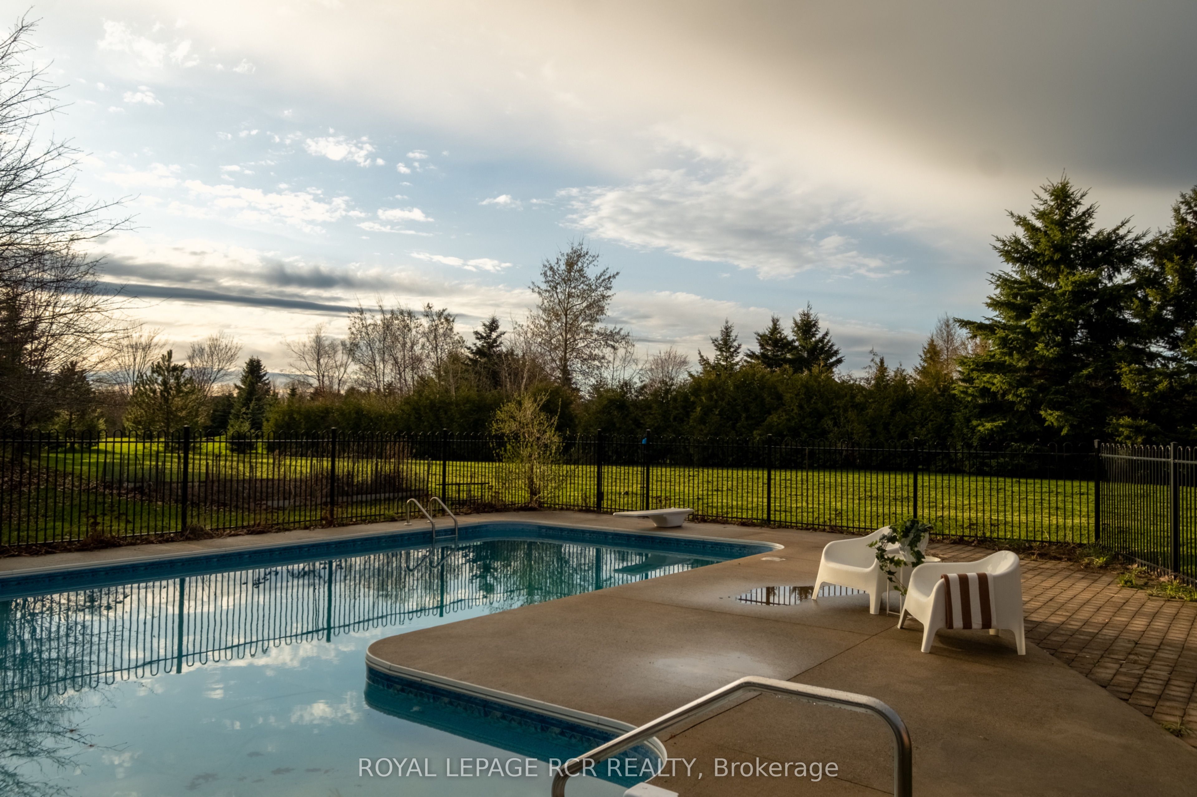 18 Leenders Lane Property Photo 40