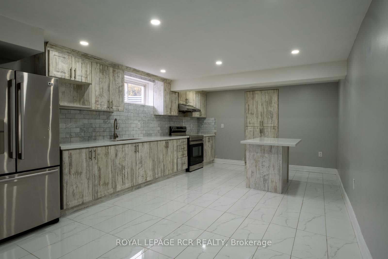18 Leenders Lane Property Photo 49
