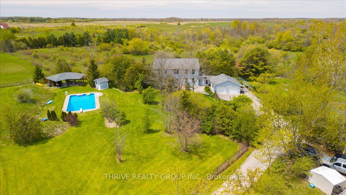 24992 Crinan Line Property Photo 2