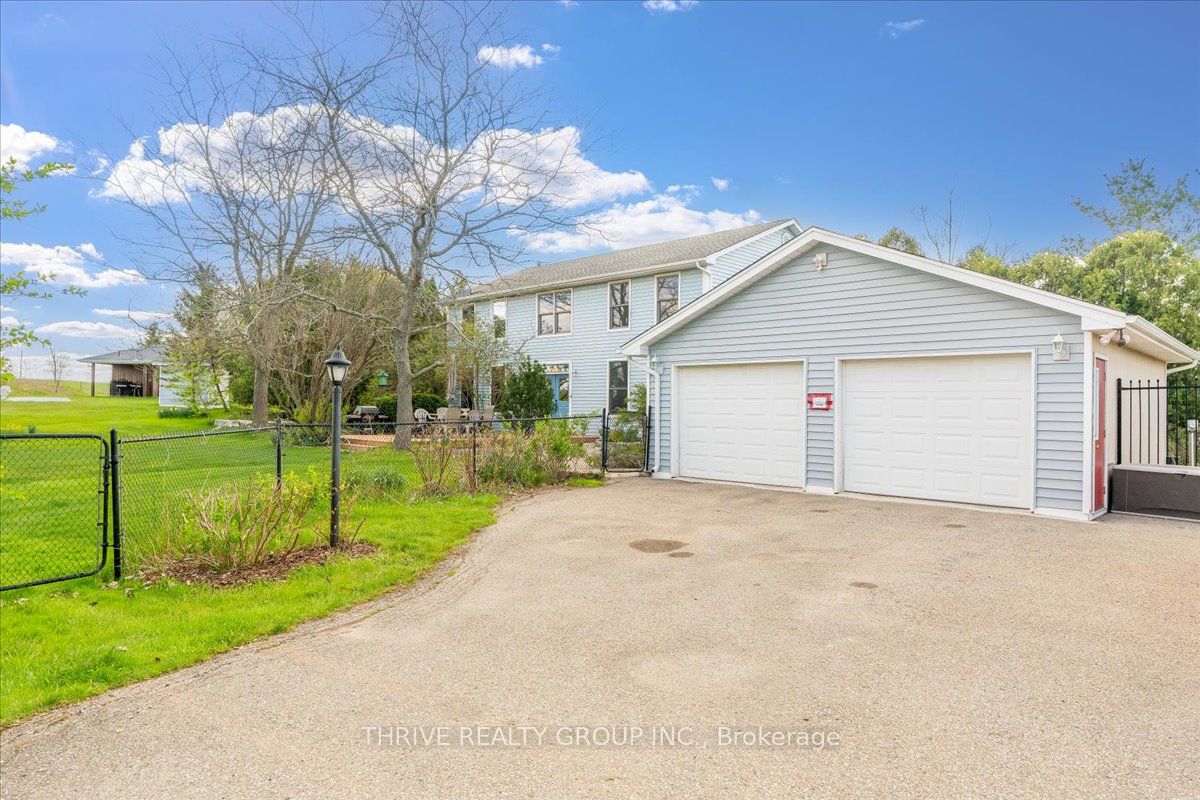 24992 Crinan Line Property Photo 5