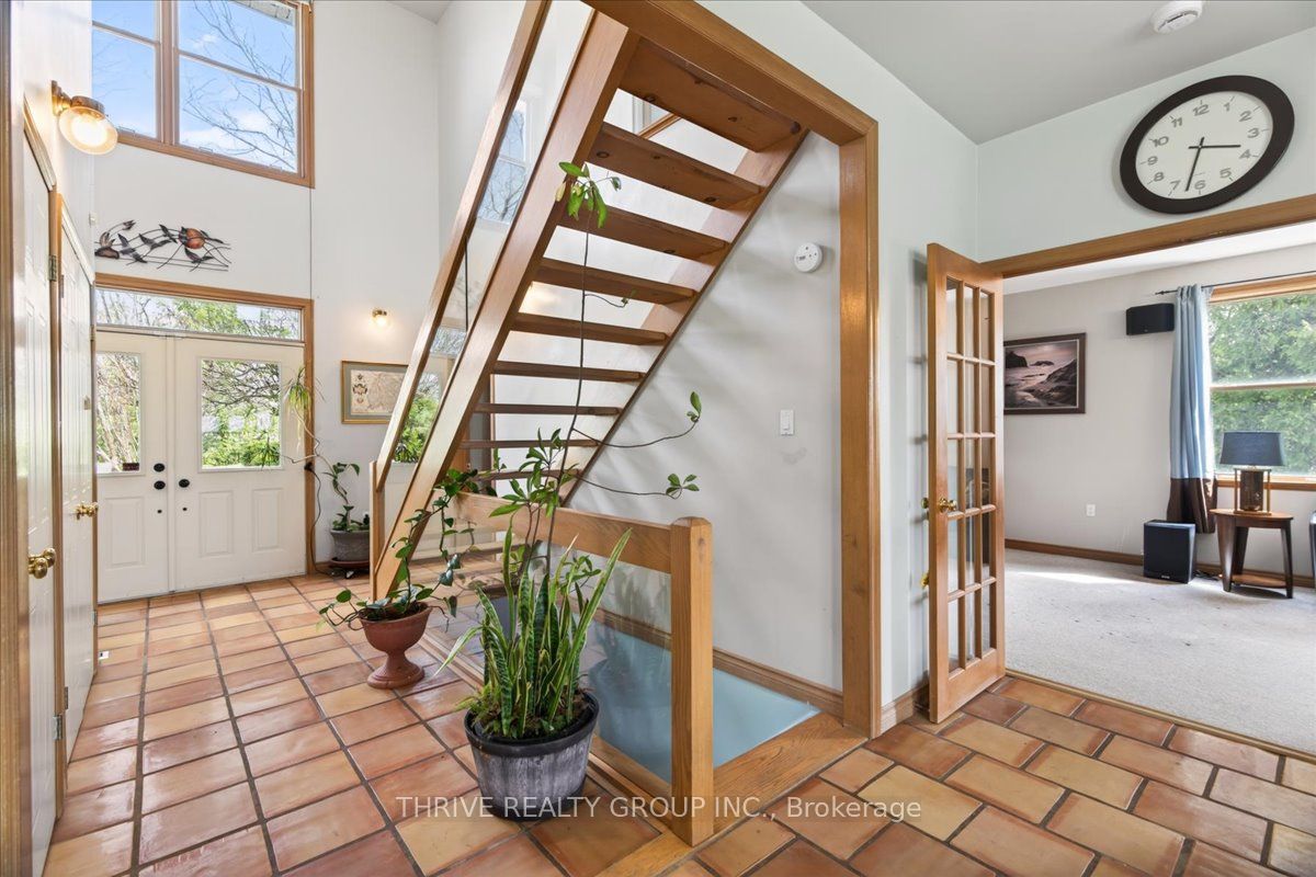 24992 Crinan Line Property Photo 7