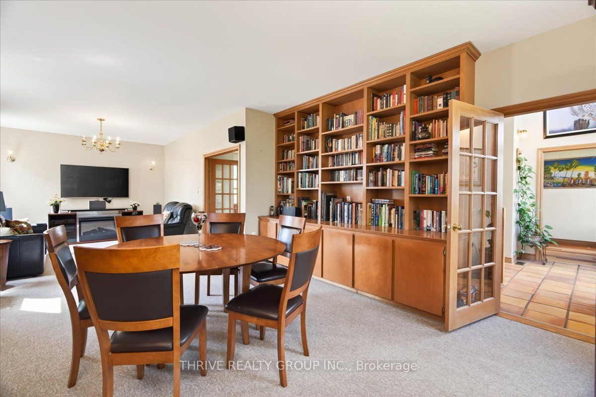 24992 Crinan Line Property Photo 12