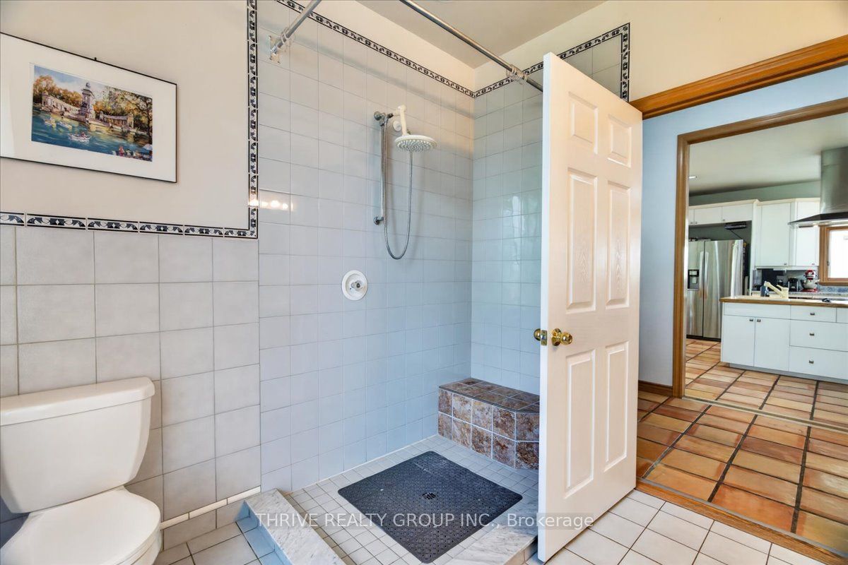 24992 Crinan Line Property Photo 25
