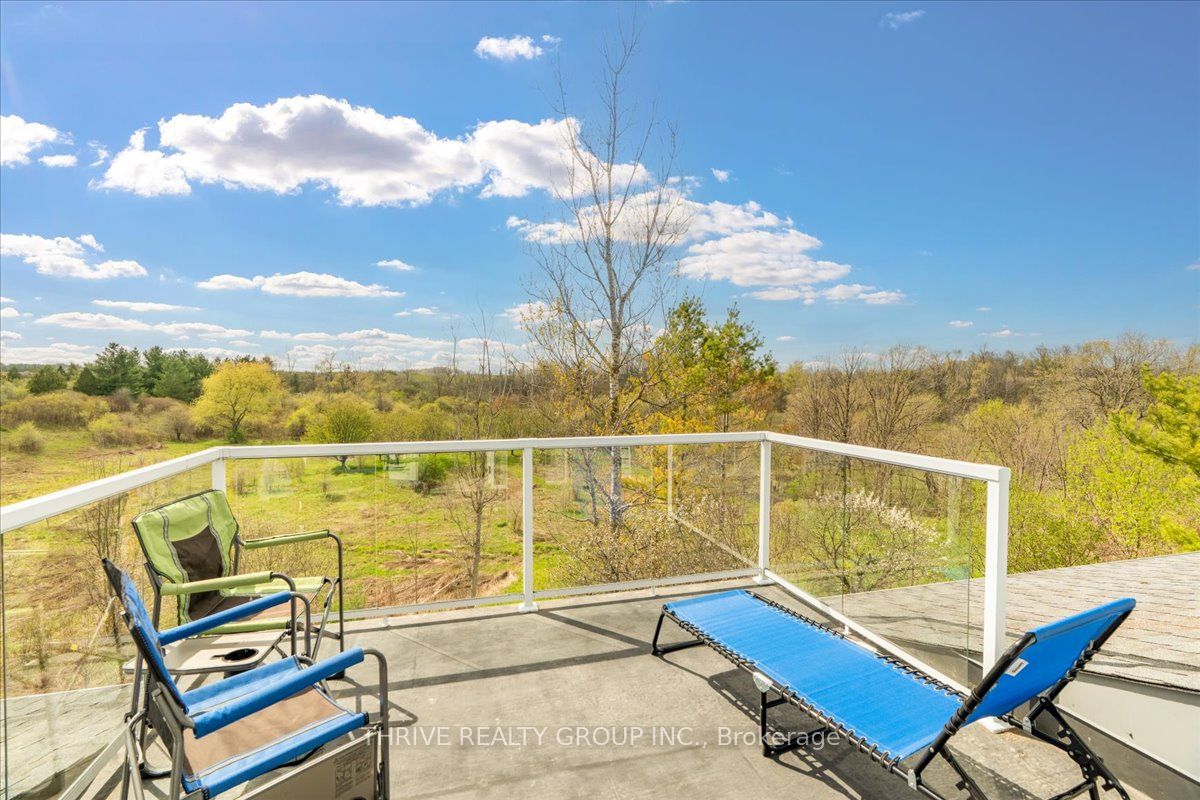 24992 Crinan Line Property Photo 28