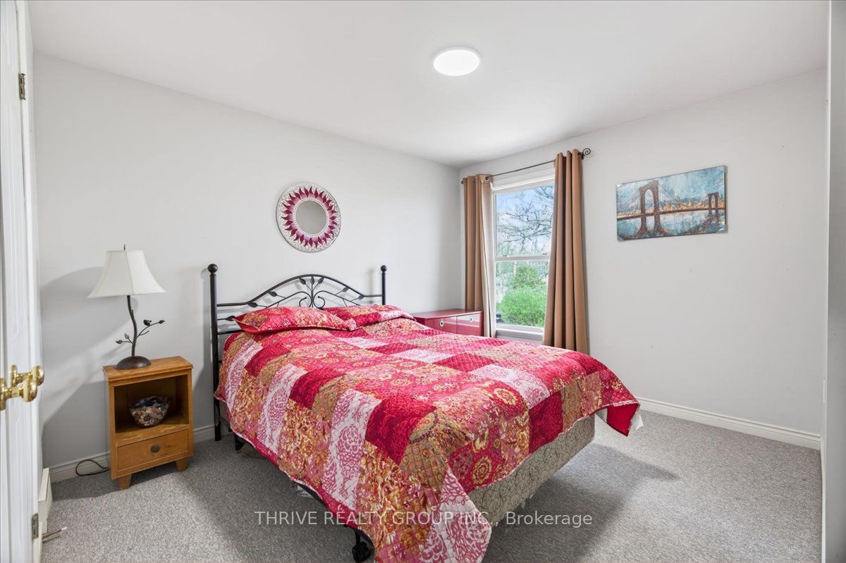 24992 Crinan Line Property Photo 39