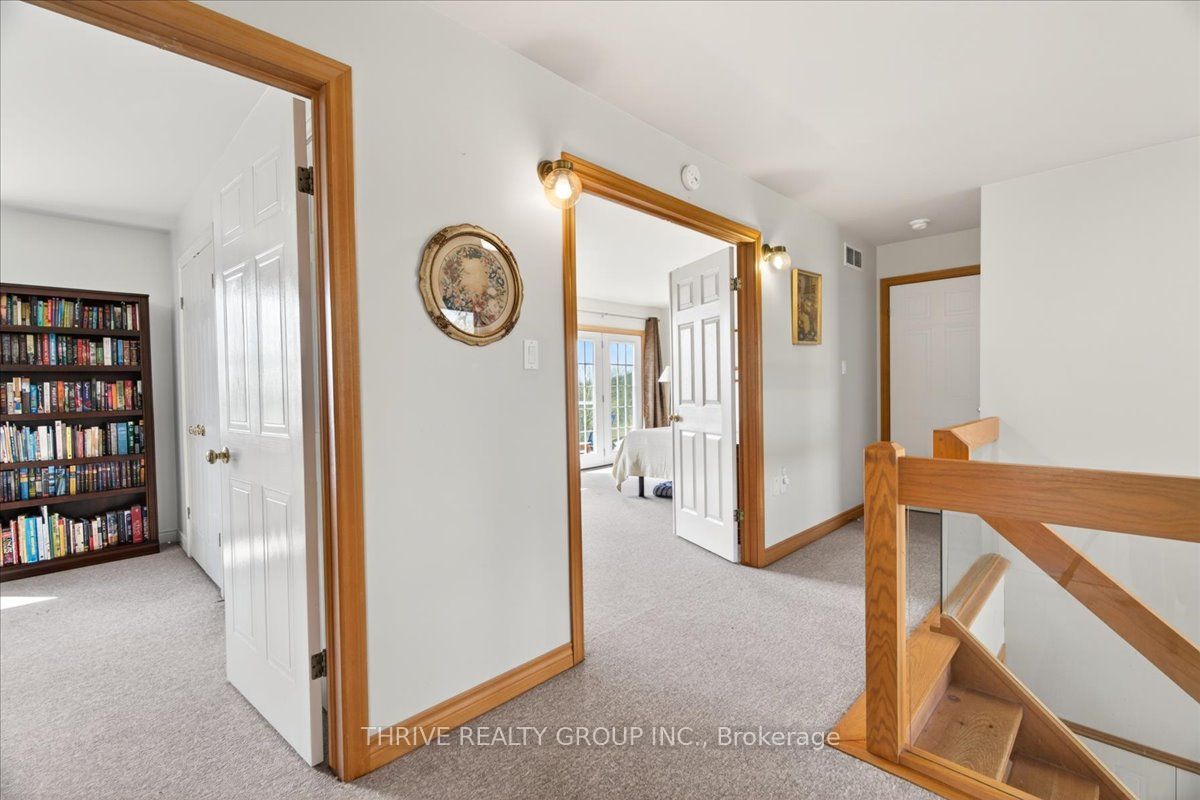 24992 Crinan Line Property Photo 40
