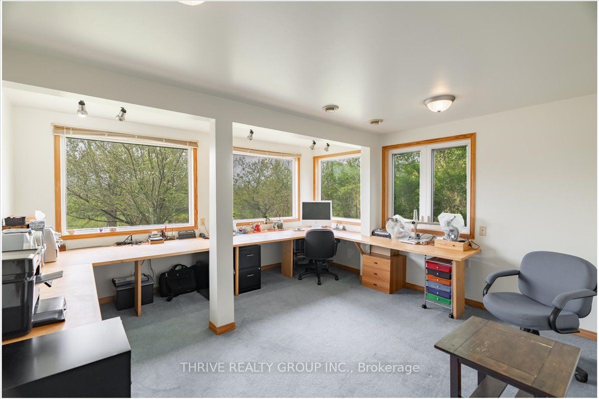 24992 Crinan Line Property Photo 42