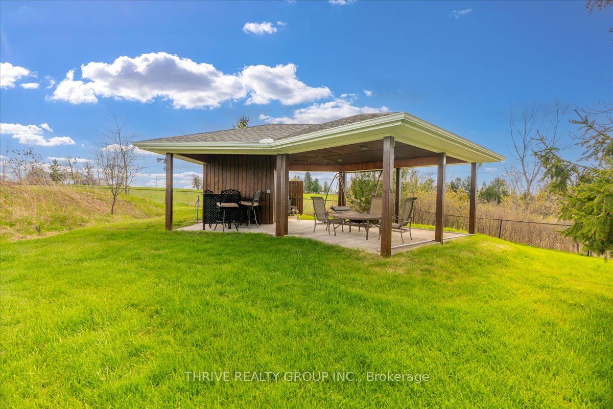 24992 Crinan Line Property Photo 46