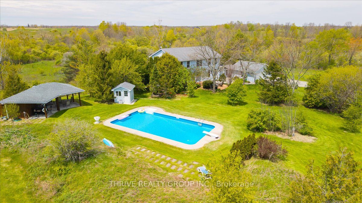 24992 Crinan Line Property Photo 49