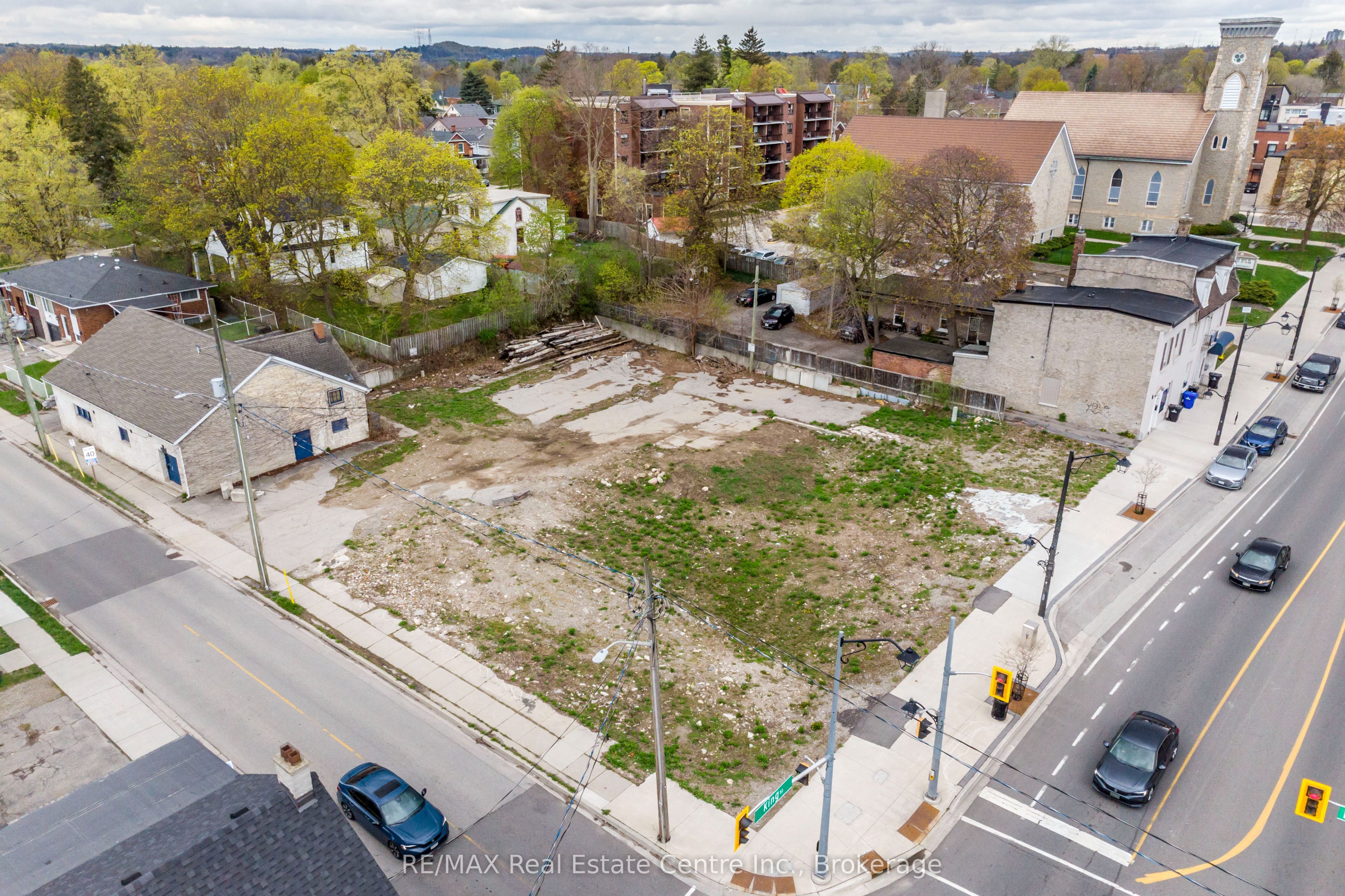 868 King Street E Property Photo 4