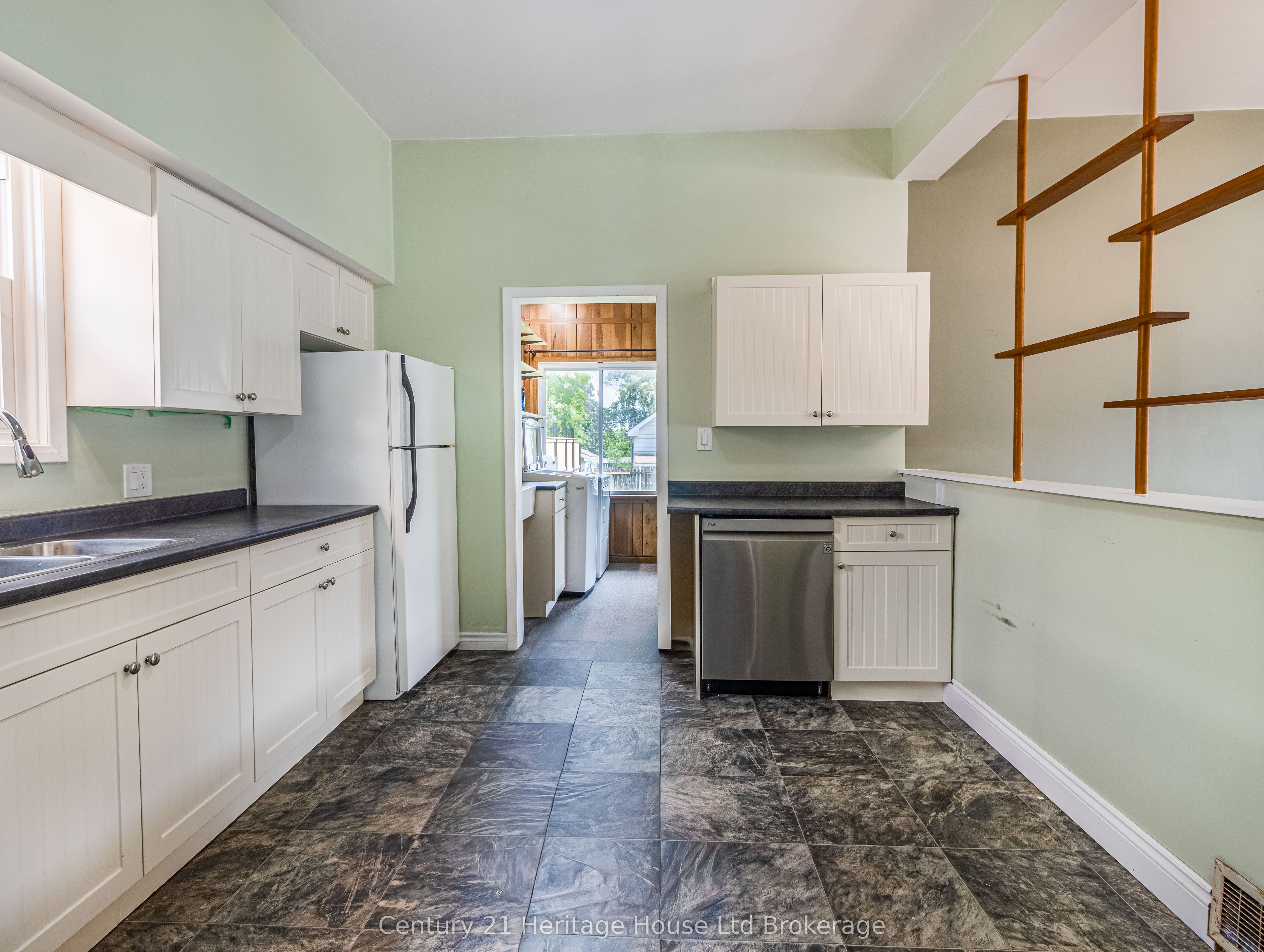 552 Hatch Street Property Photo 13