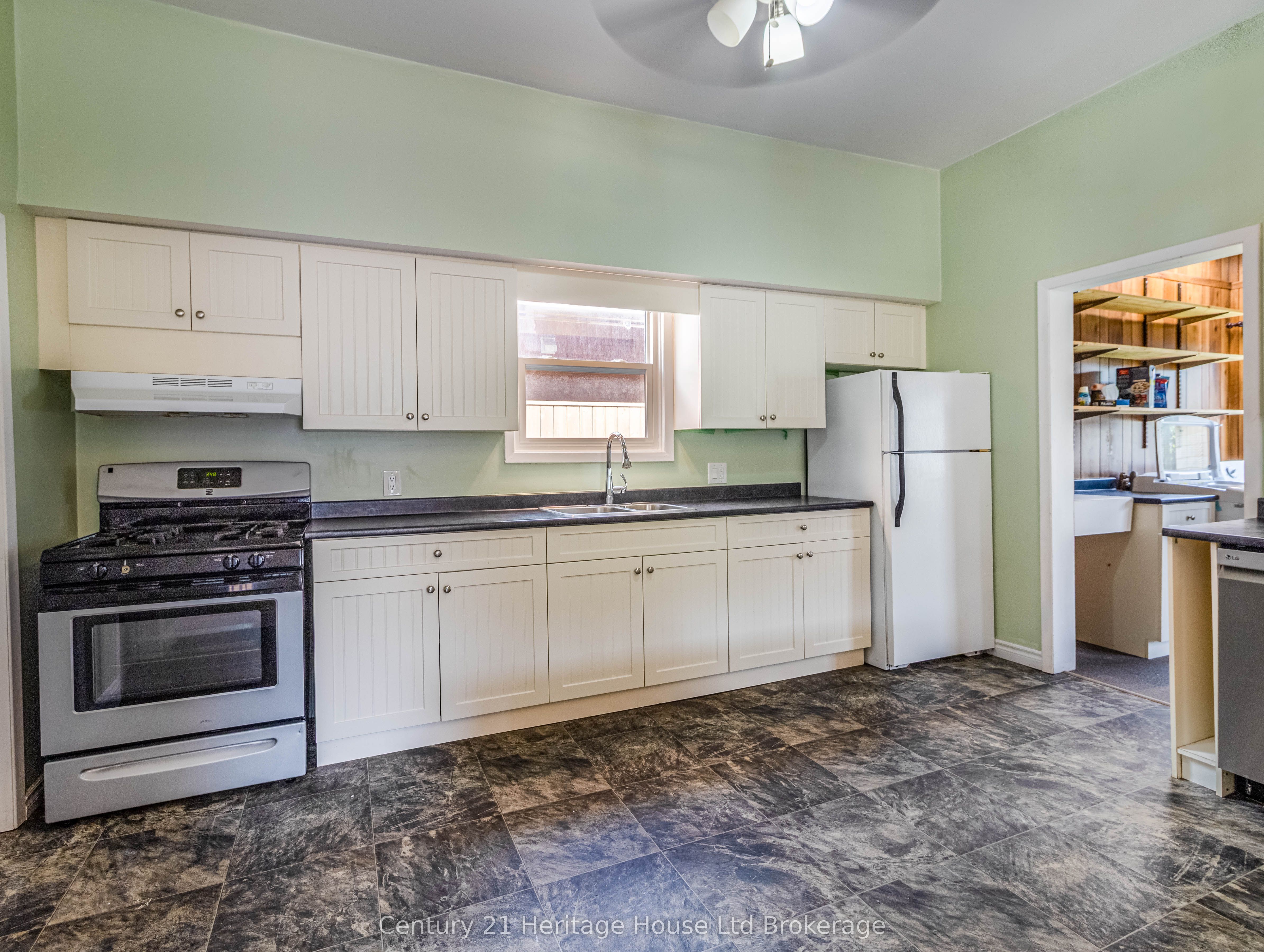 552 Hatch Street Property Photo 14