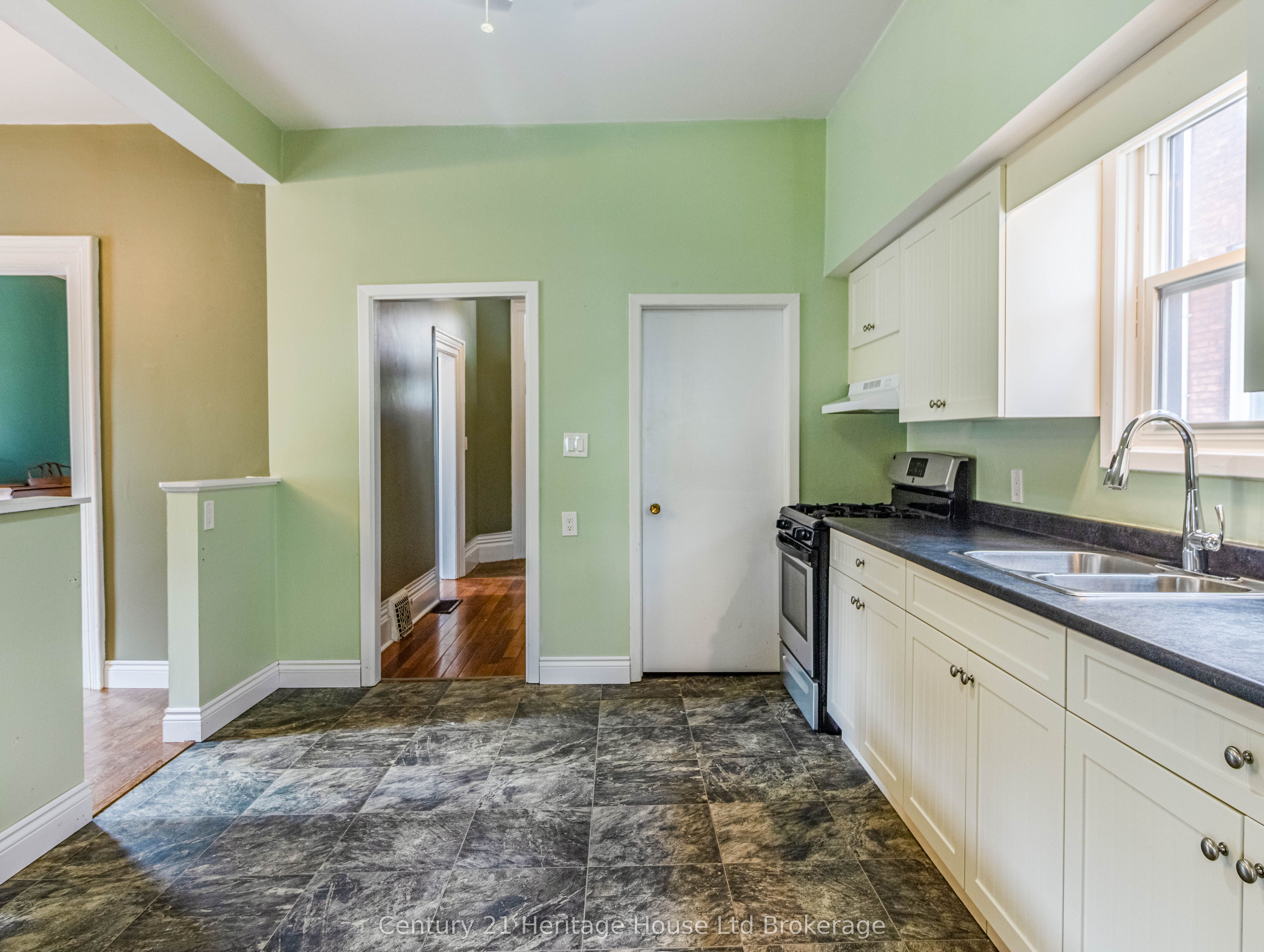 552 Hatch Street Property Photo 16