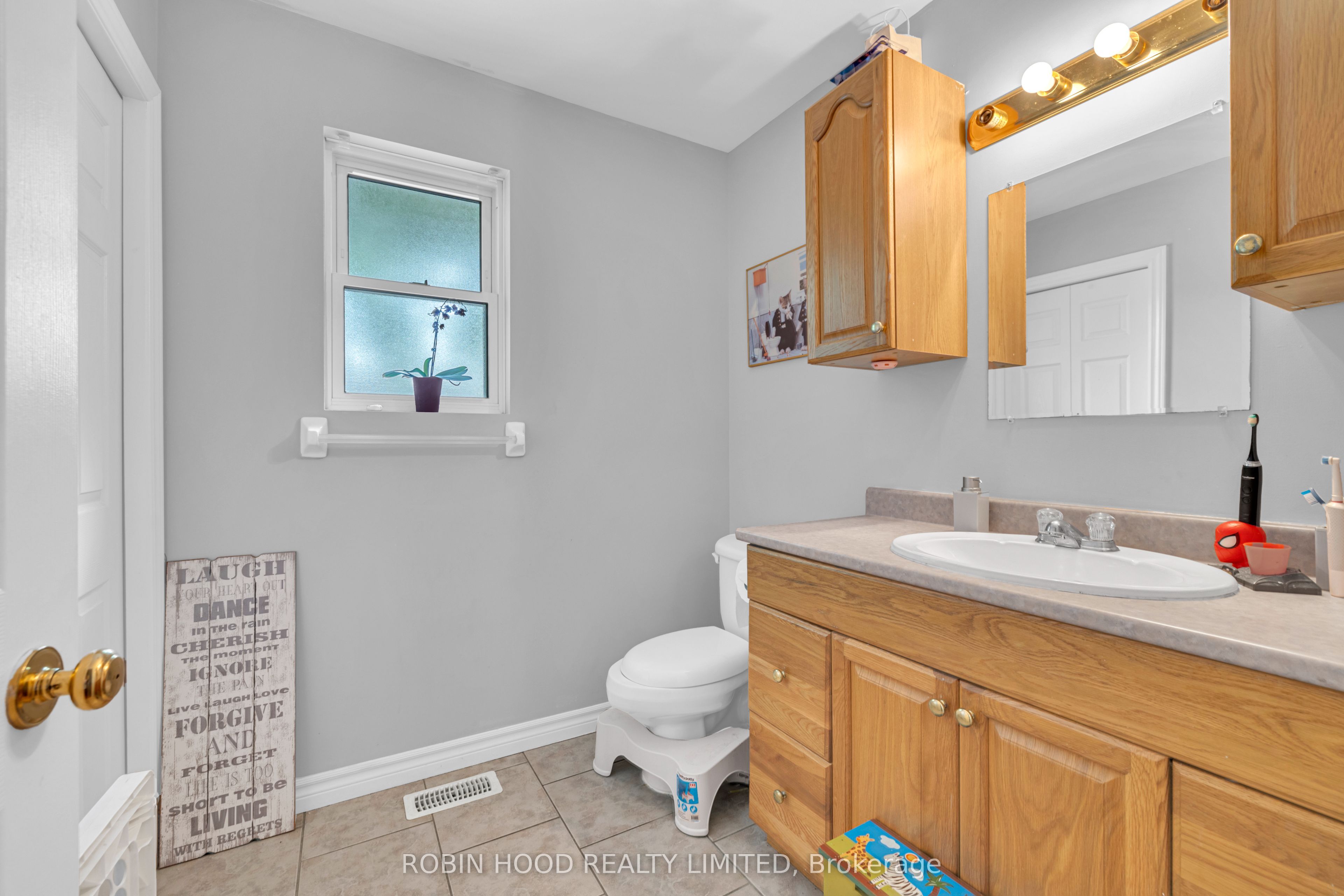 406 Glengarry Avenue Property Photo 8