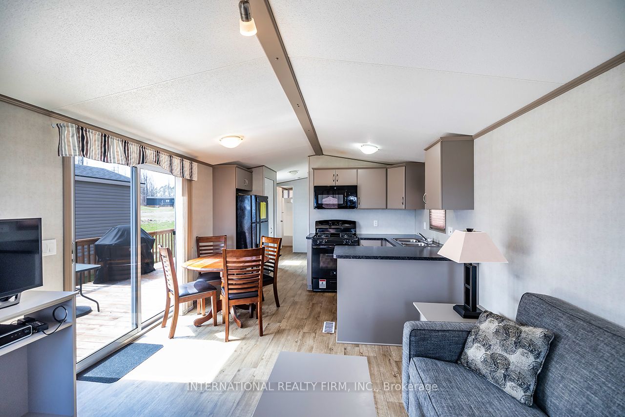 34 Glen Abbey 1235 Villiers Line Property Photo 6