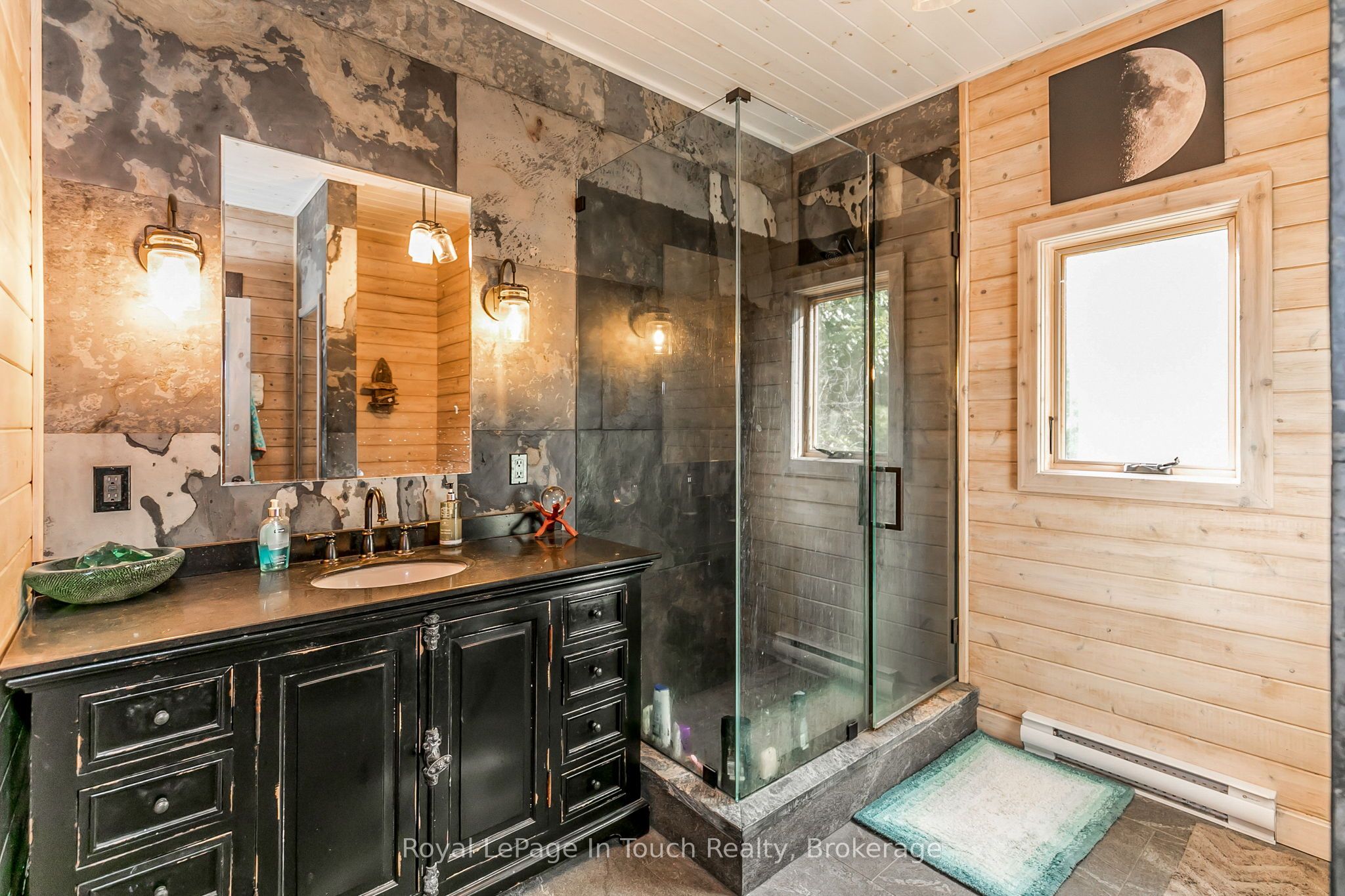 8 B686 Derbyshire Property Photo 19