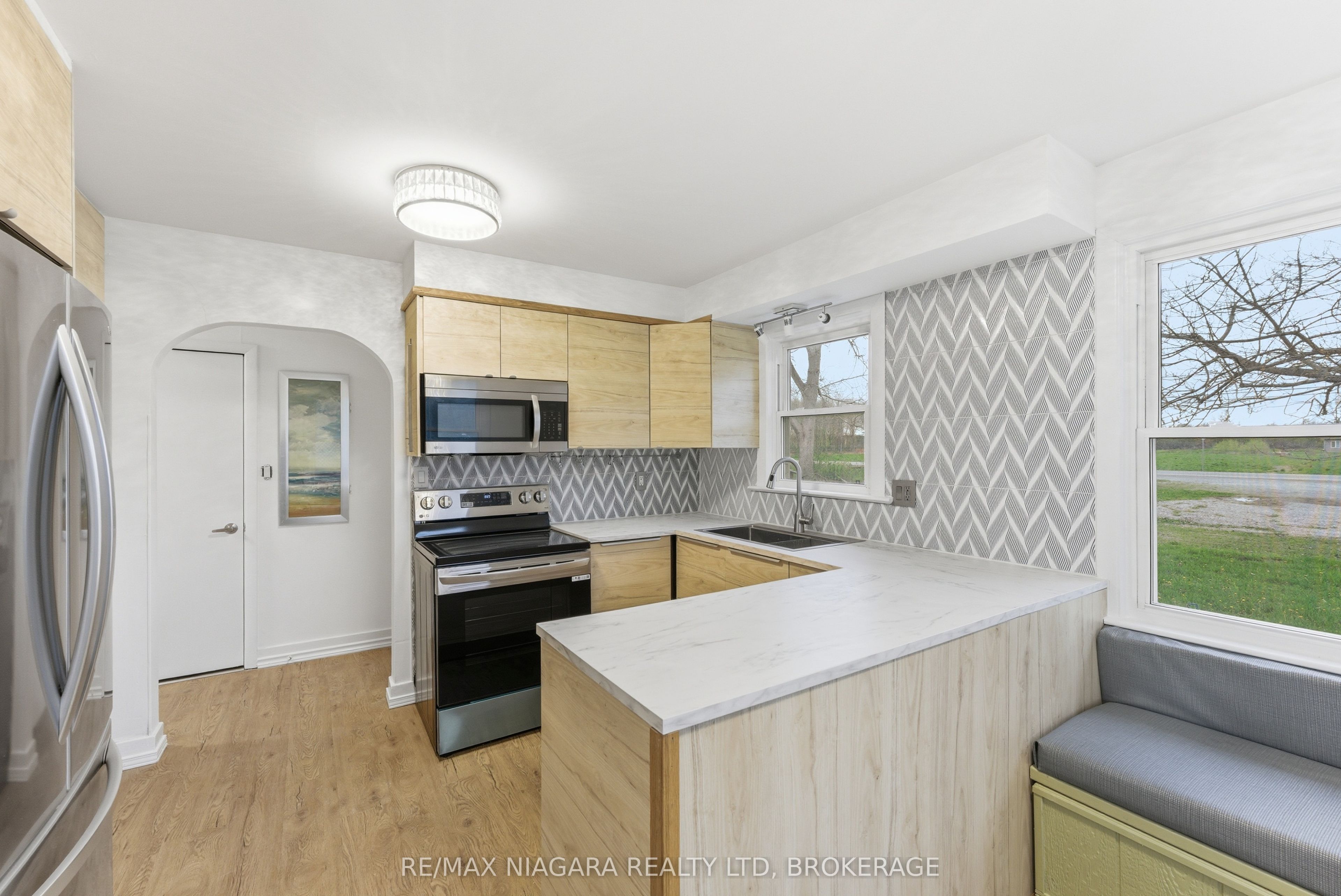 355 Bernard Avenue Property Photo 5