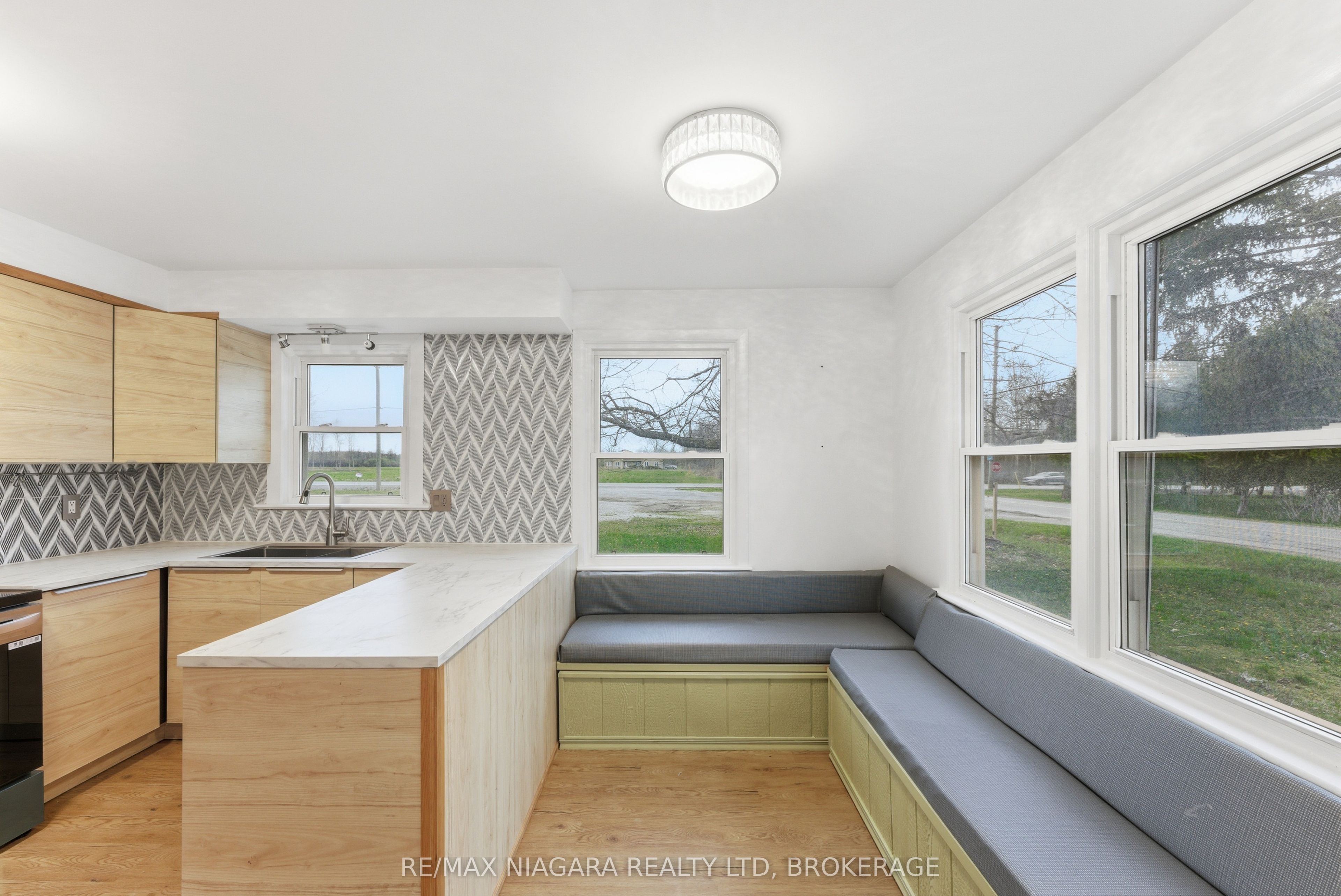 355 Bernard Avenue Property Photo 6