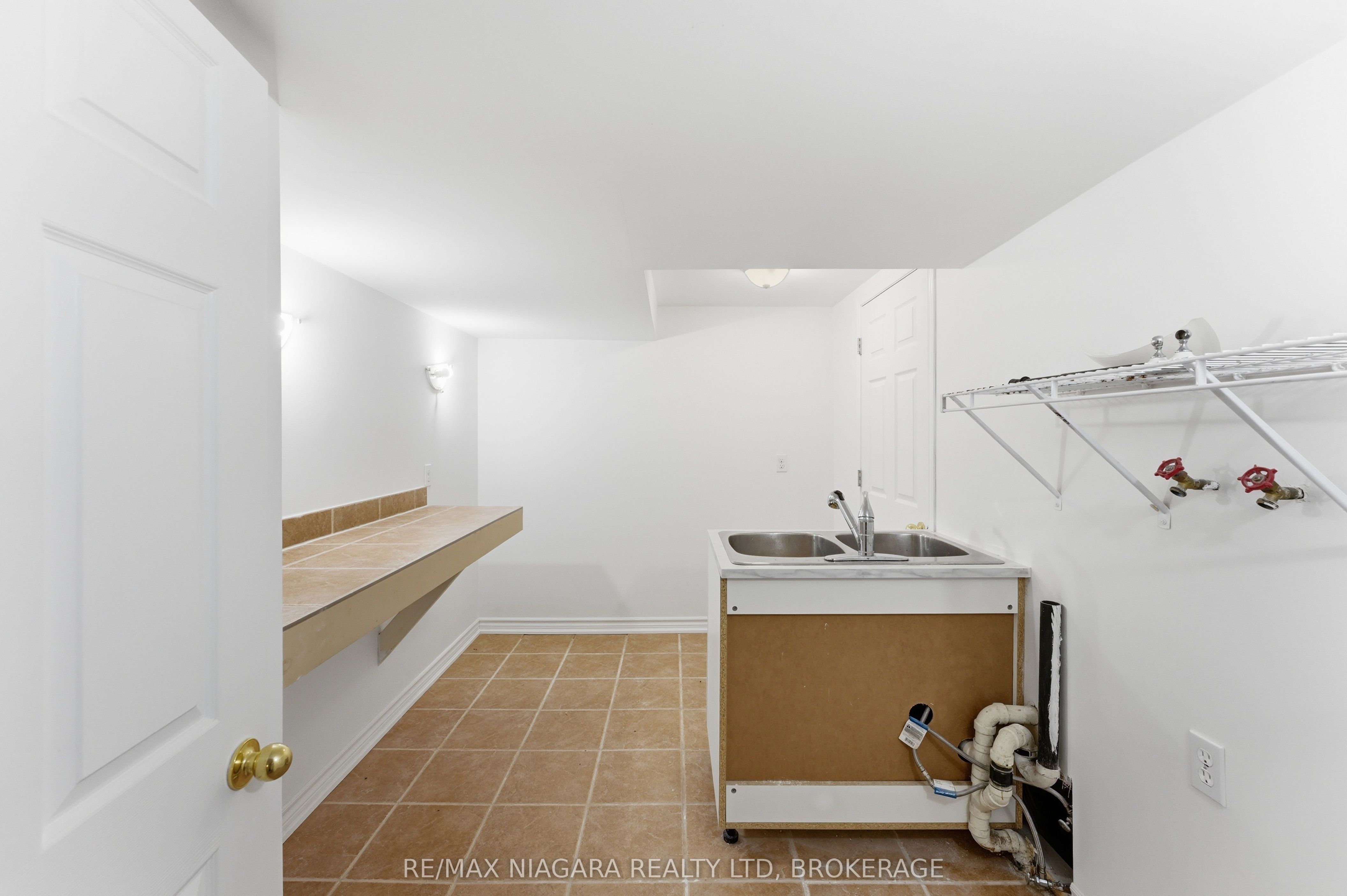 355 Bernard Avenue Property Photo 16