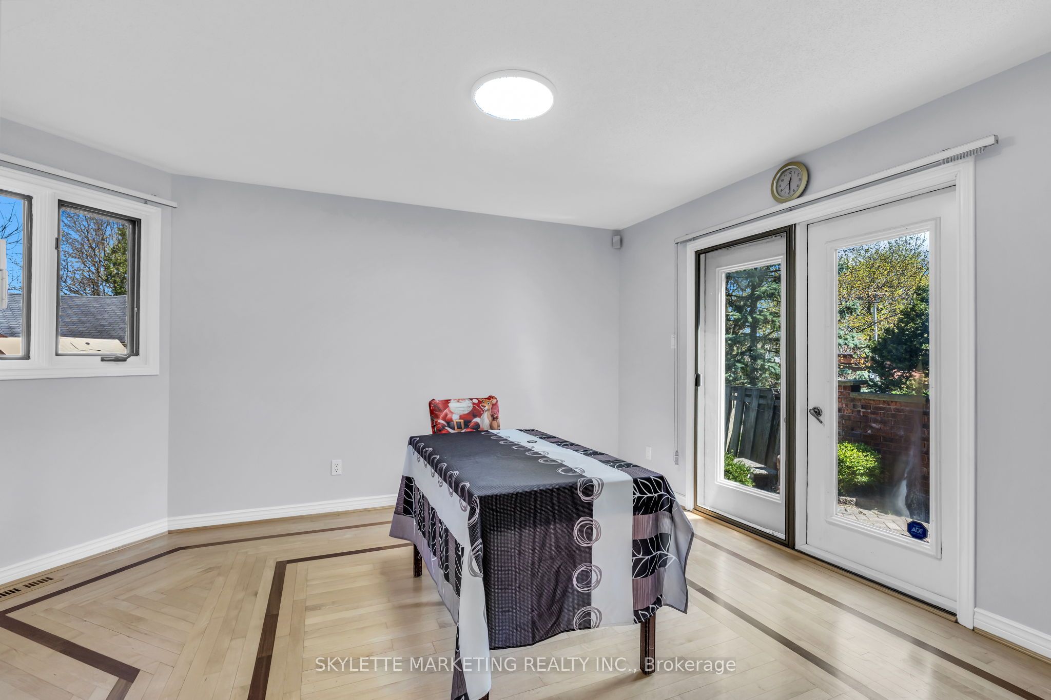 2 Deer Valley Crescent Property Photo 11