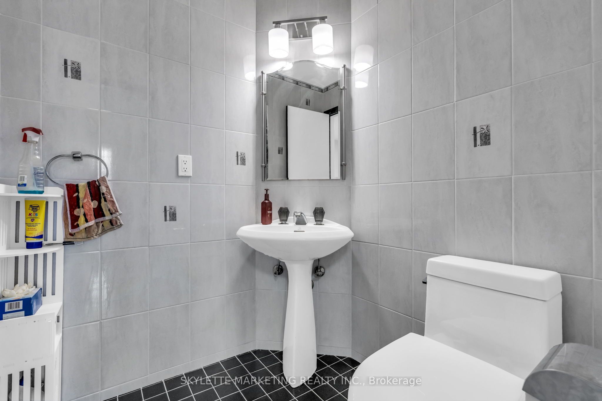 2 Deer Valley Crescent Property Photo 13