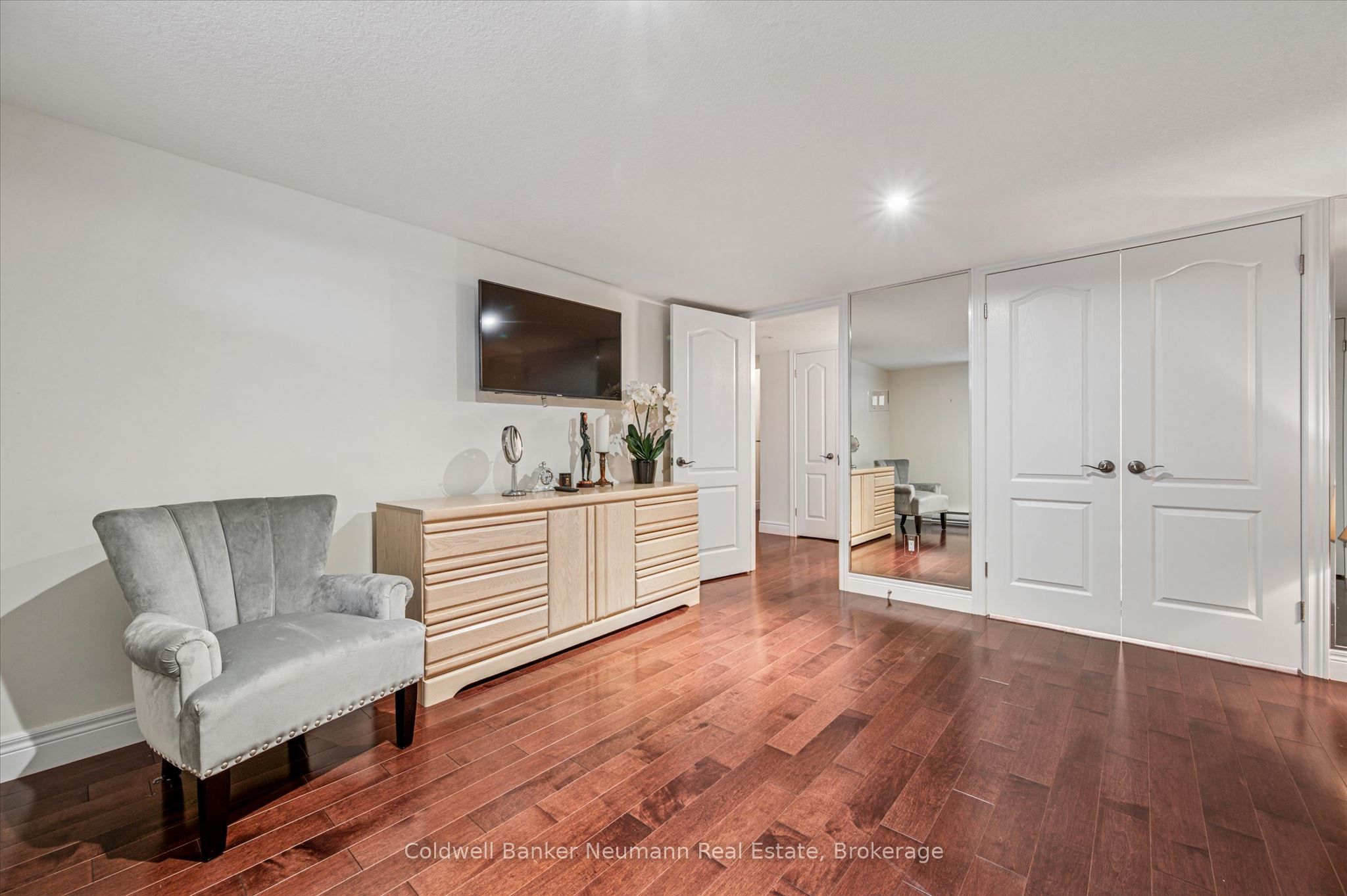 255 Summerfield Drive 20 Property Photo 18