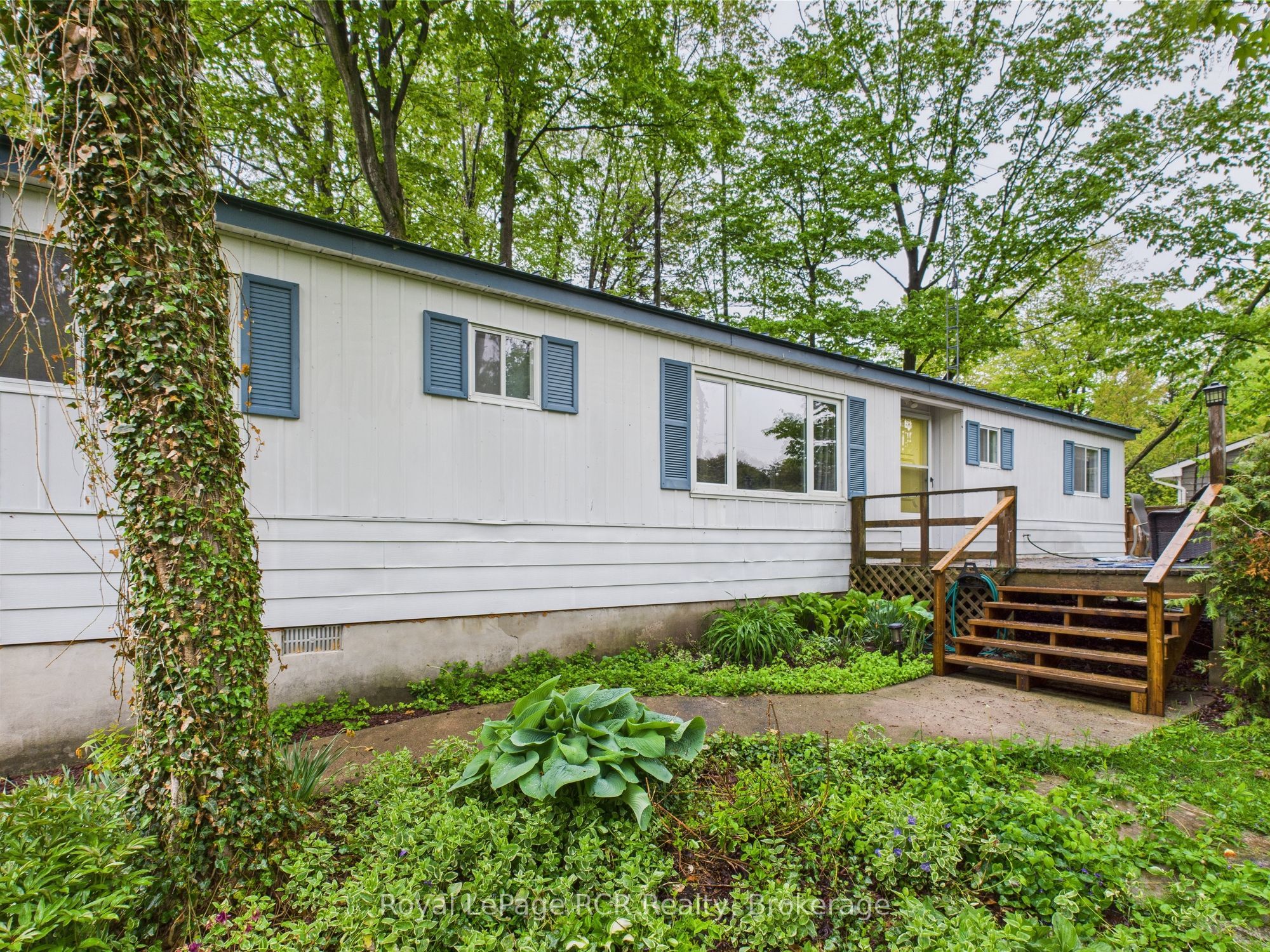 112 Huron Road Property Photo 1