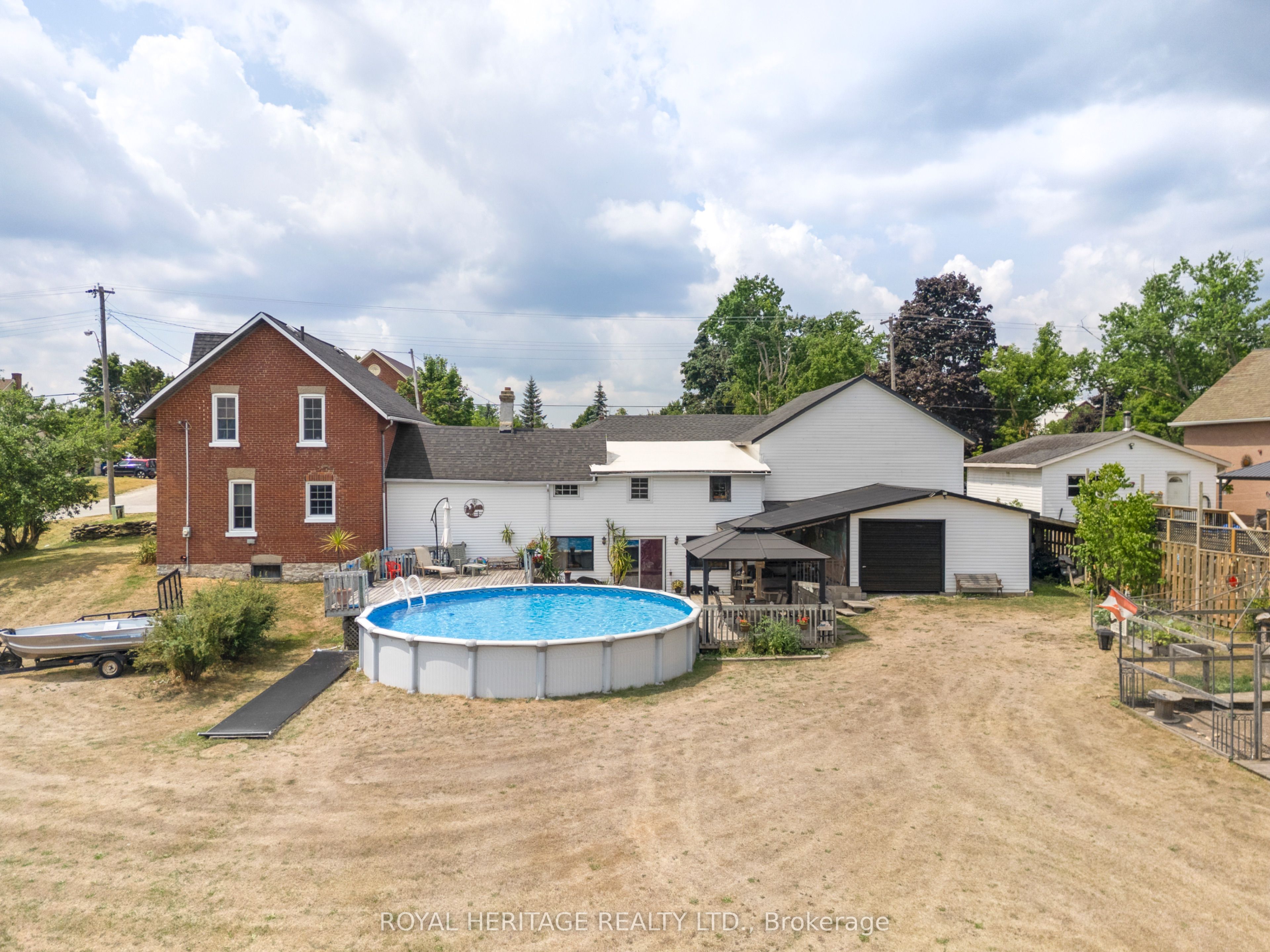 1984 Sturgeon Road Property Photo 3