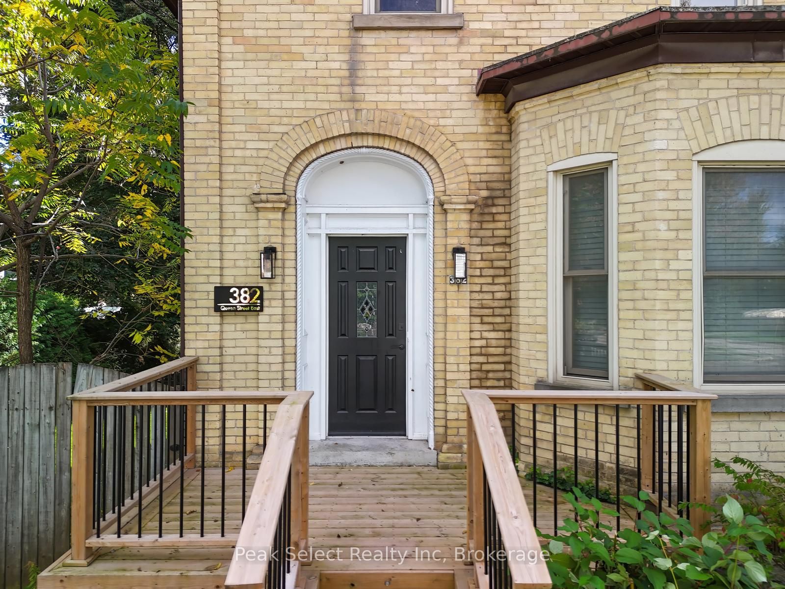 382 Queen Street E Property Photo 3