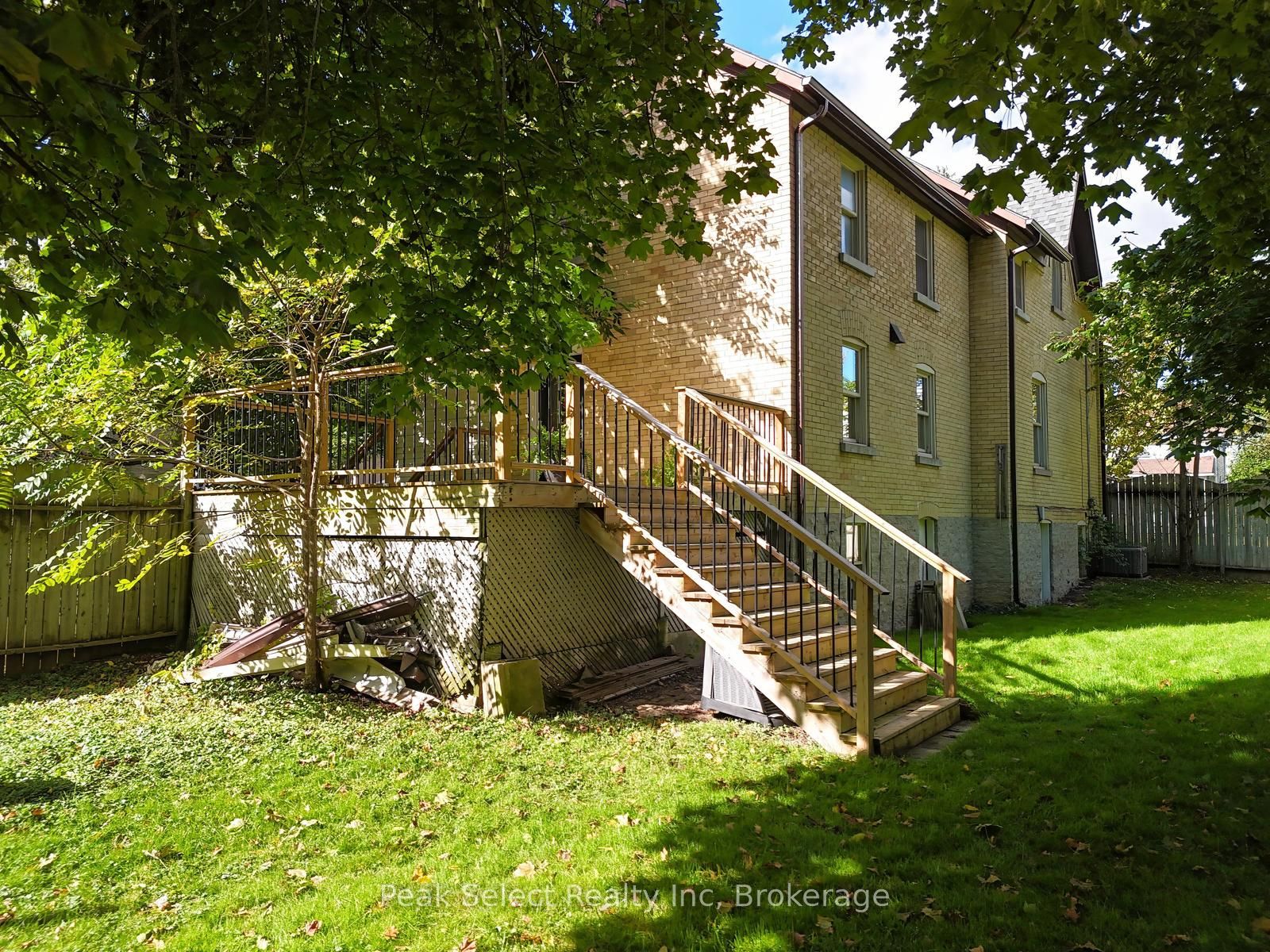 382 Queen Street E Property Photo 5