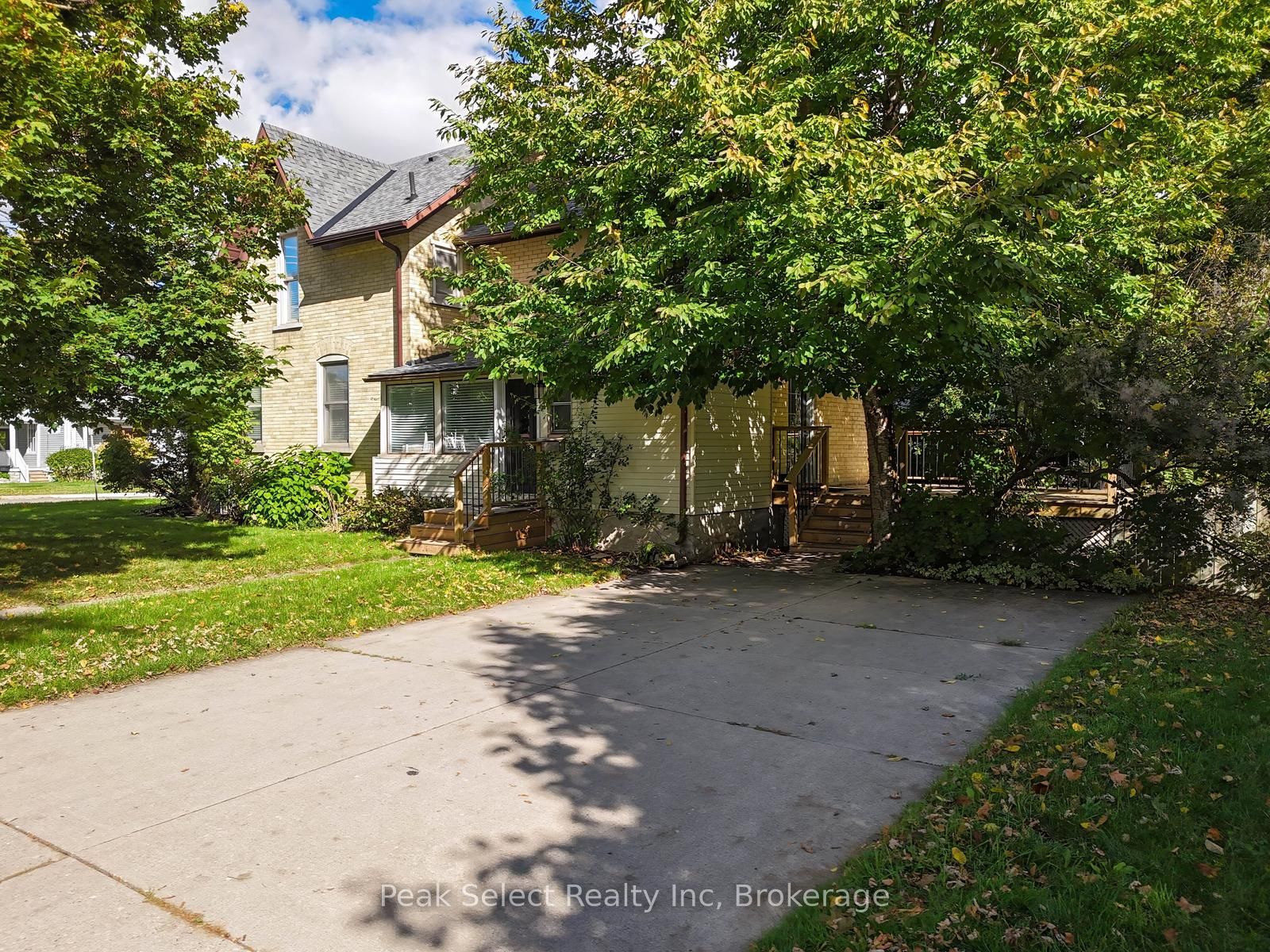382 Queen Street E Property Photo 6