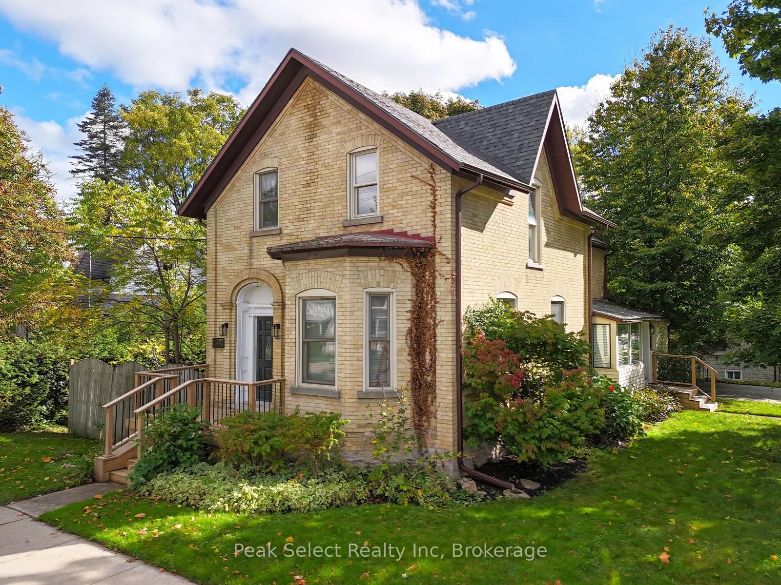 382 Queen Street E Property Photo 7