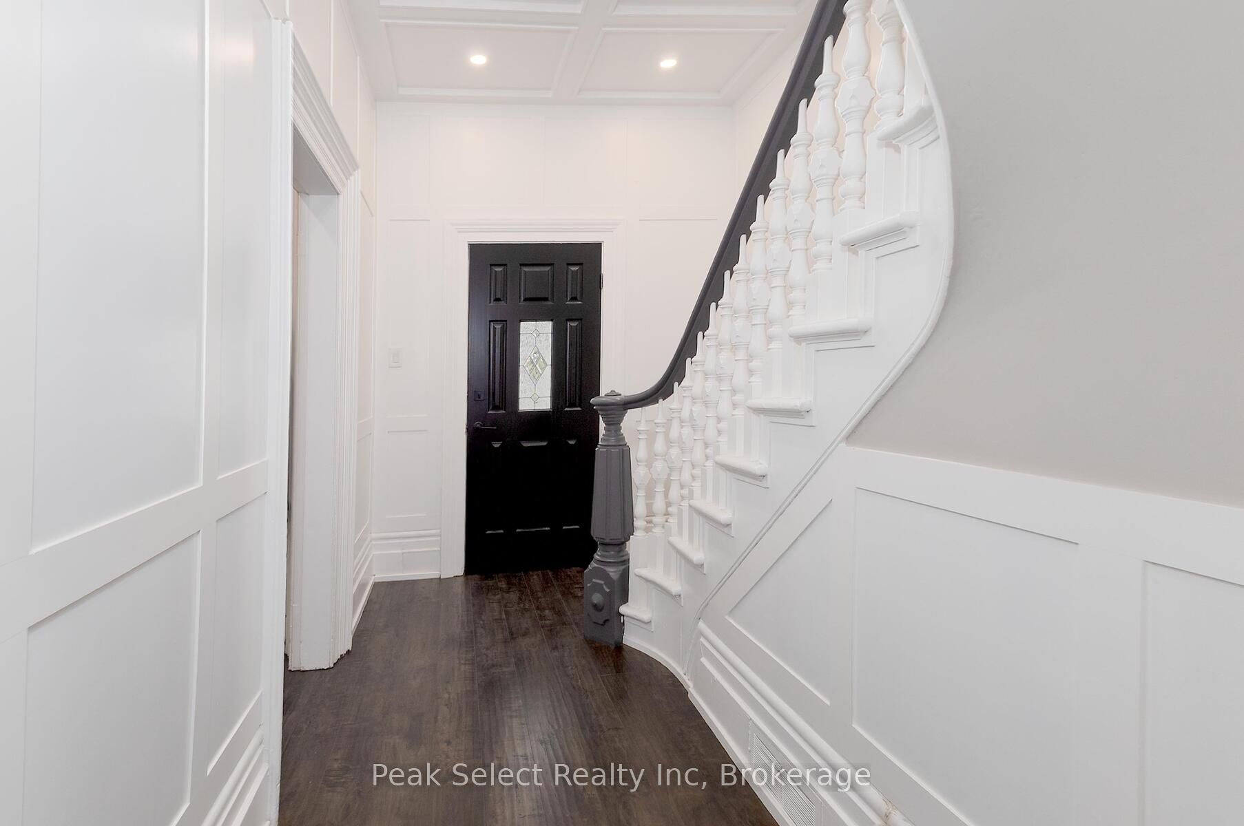 382 Queen Street E Property Photo 9