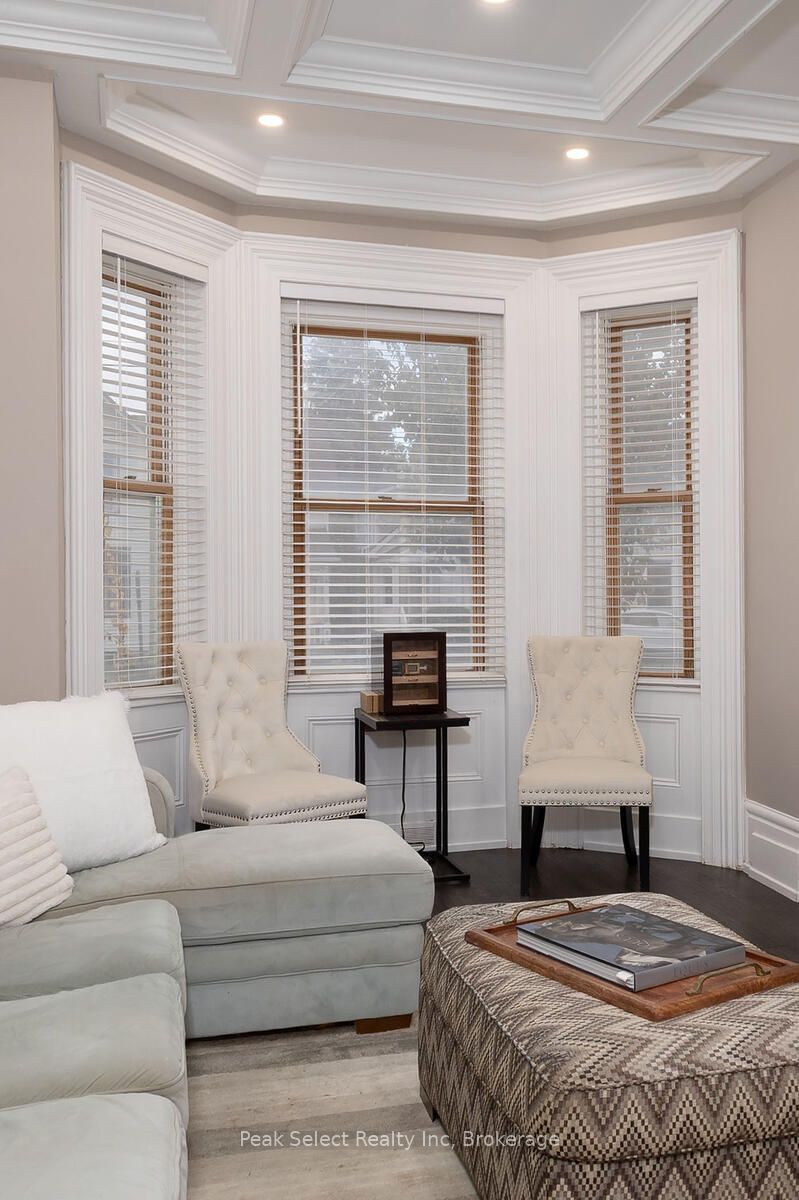 382 Queen Street E Property Photo 13