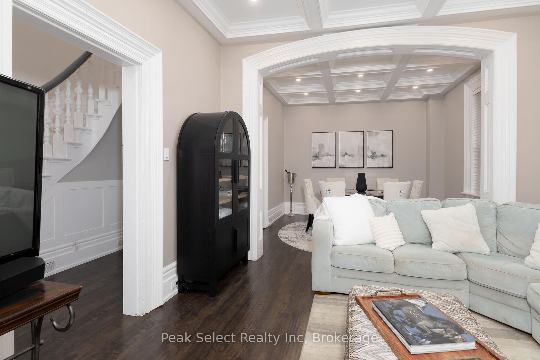 382 Queen Street E Property Photo 14