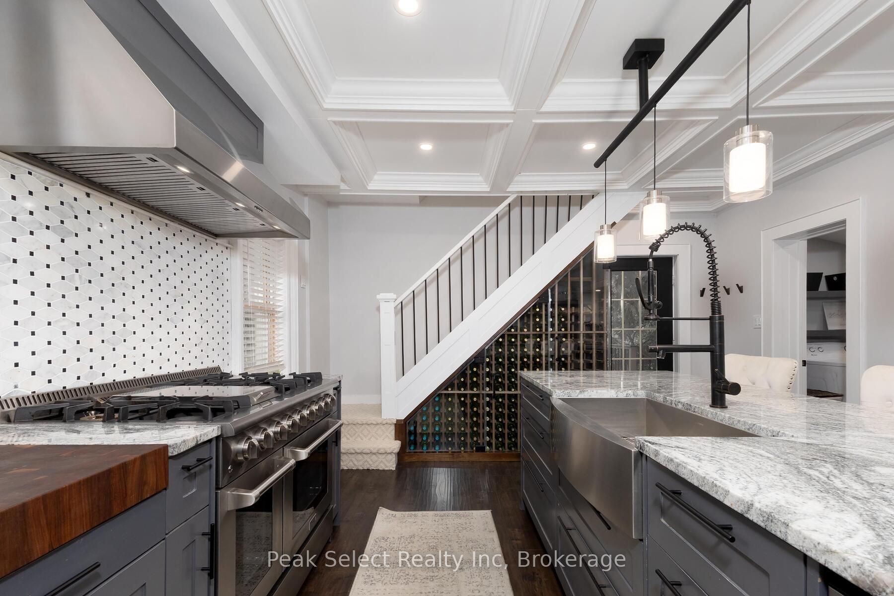 382 Queen Street E Property Photo 25