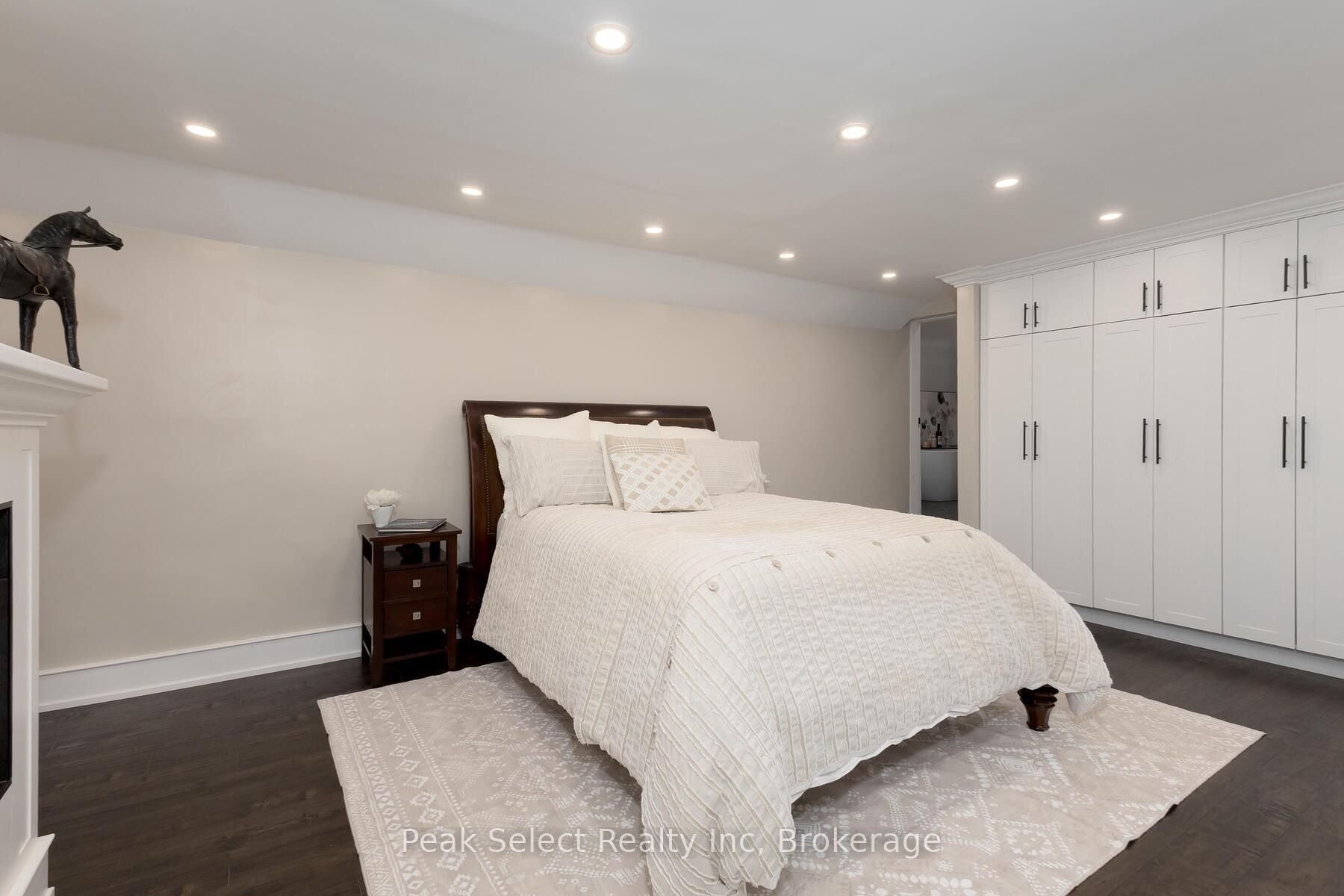 382 Queen Street E Property Photo 39