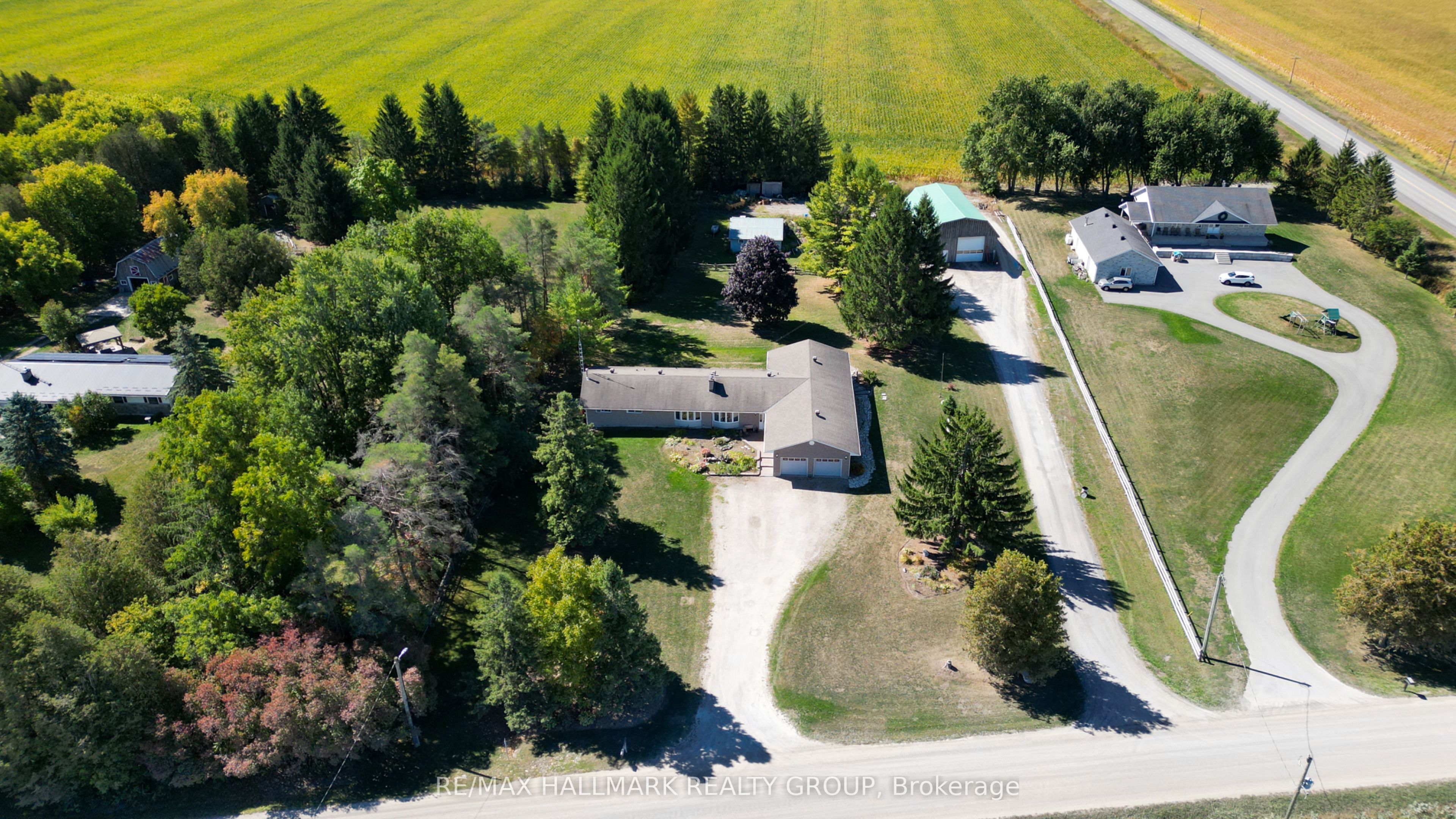 5758 Third Line Road N Property Photo 1