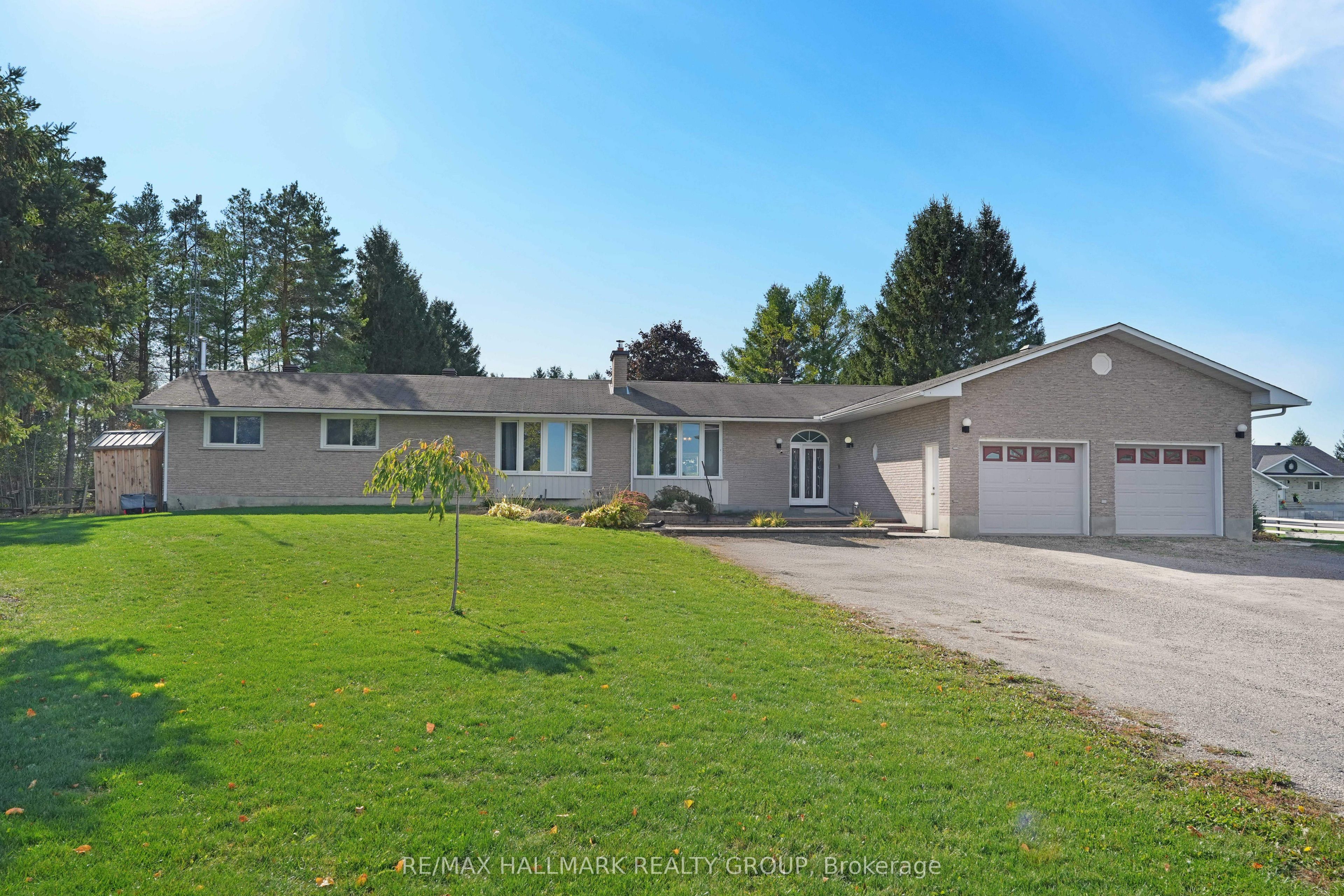 5758 Third Line Road N Property Photo 2