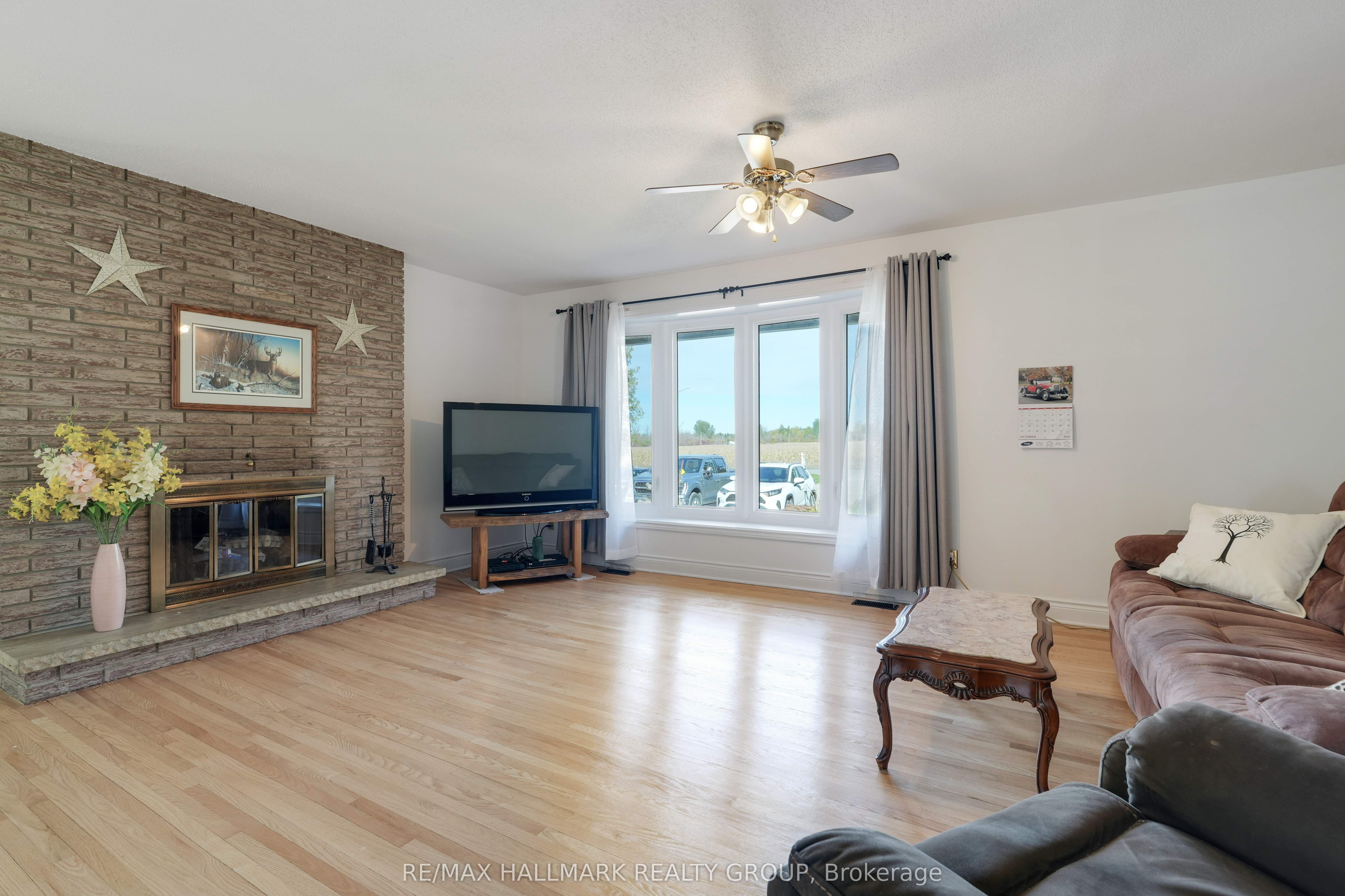 5758 Third Line Road N Property Photo 8
