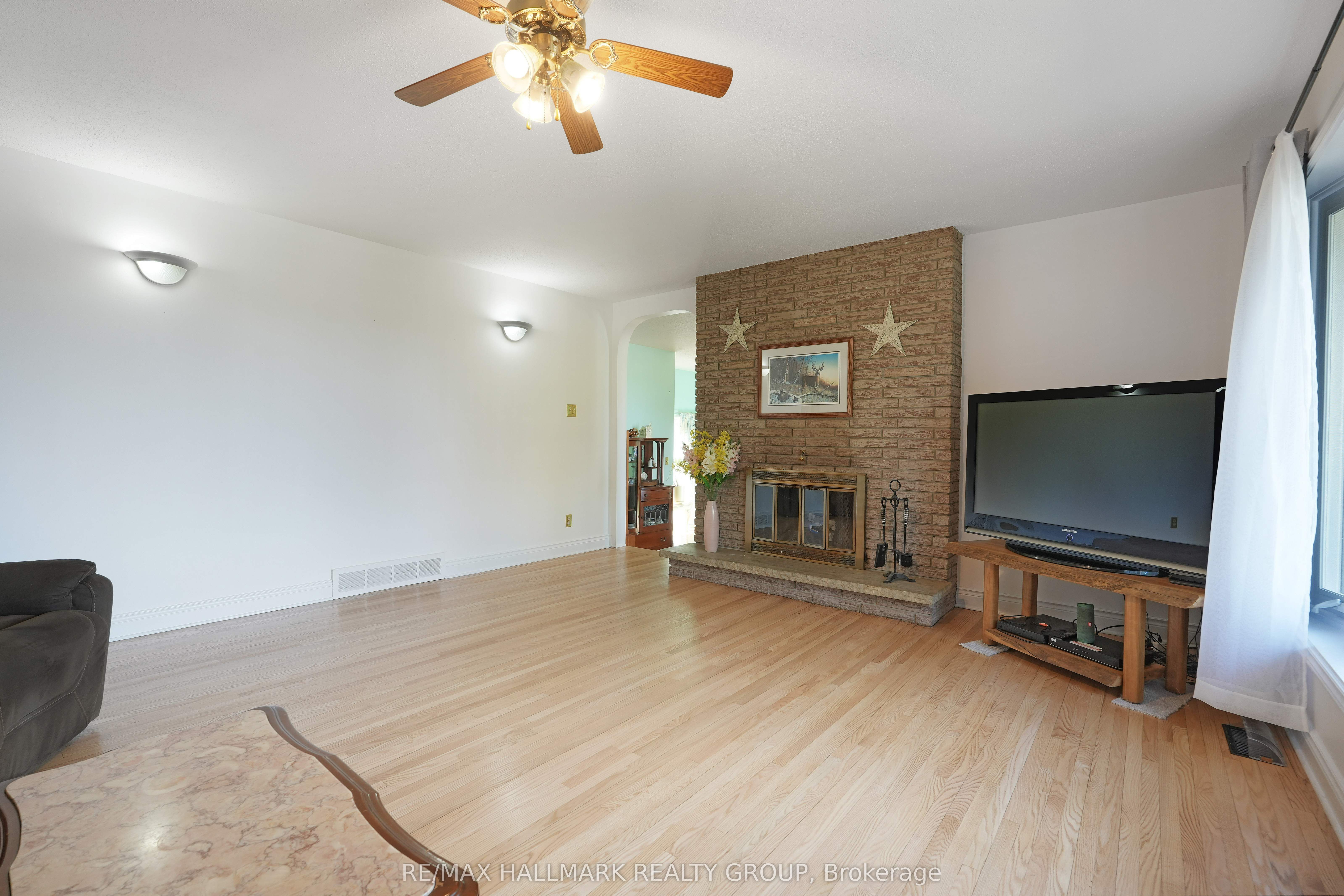 5758 Third Line Road N Property Photo 10