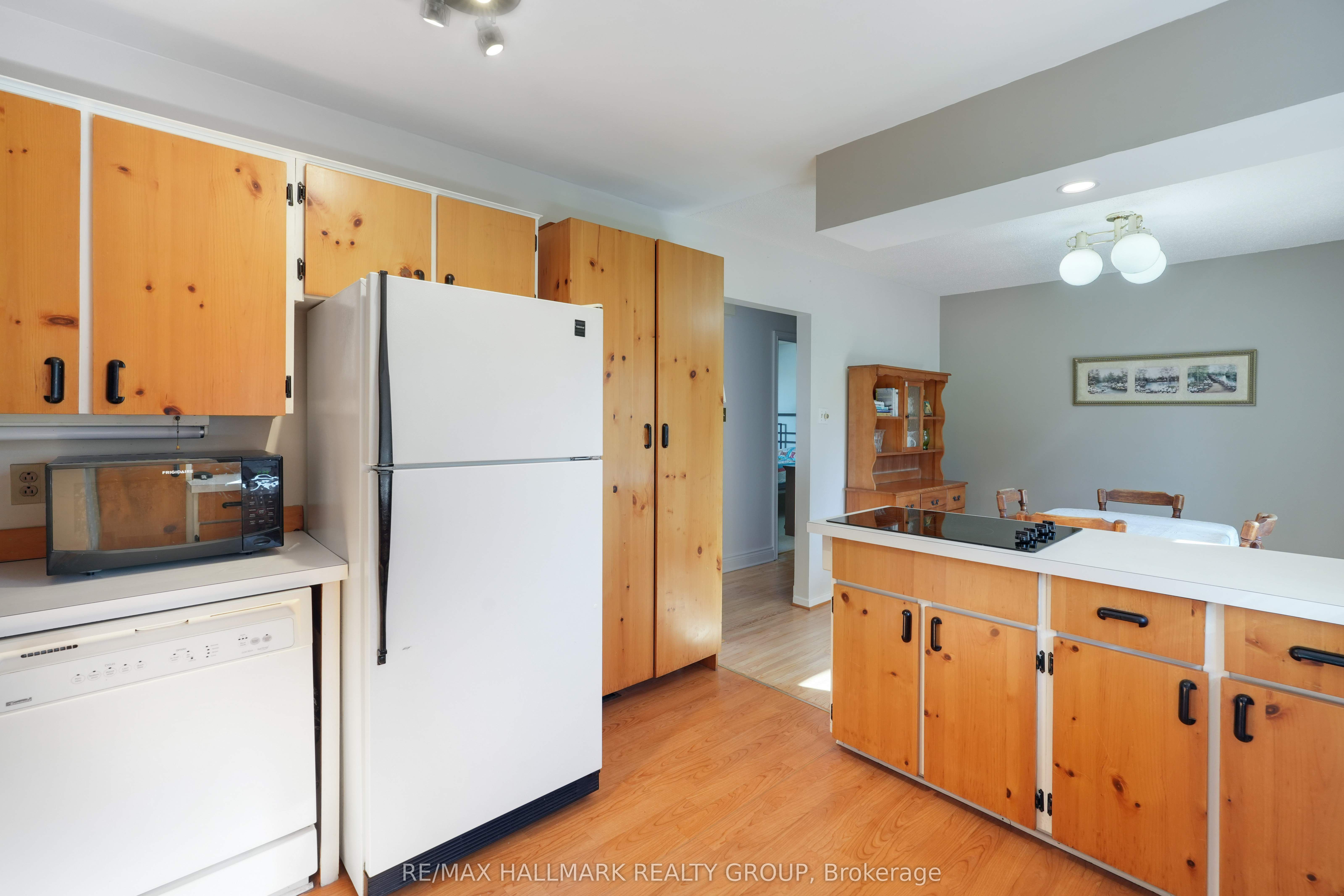 5758 Third Line Road N Property Photo 13