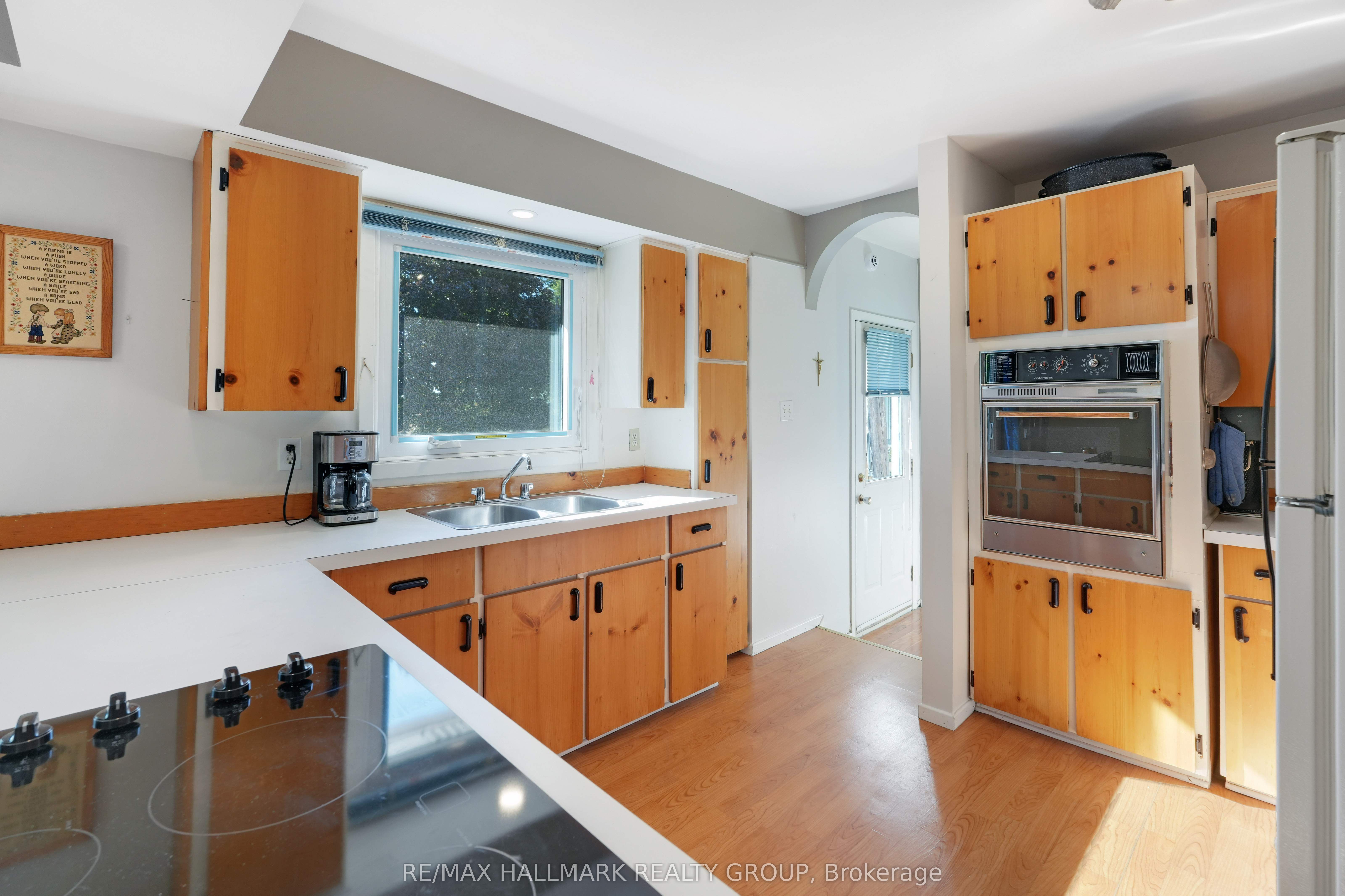 5758 Third Line Road N Property Photo 15