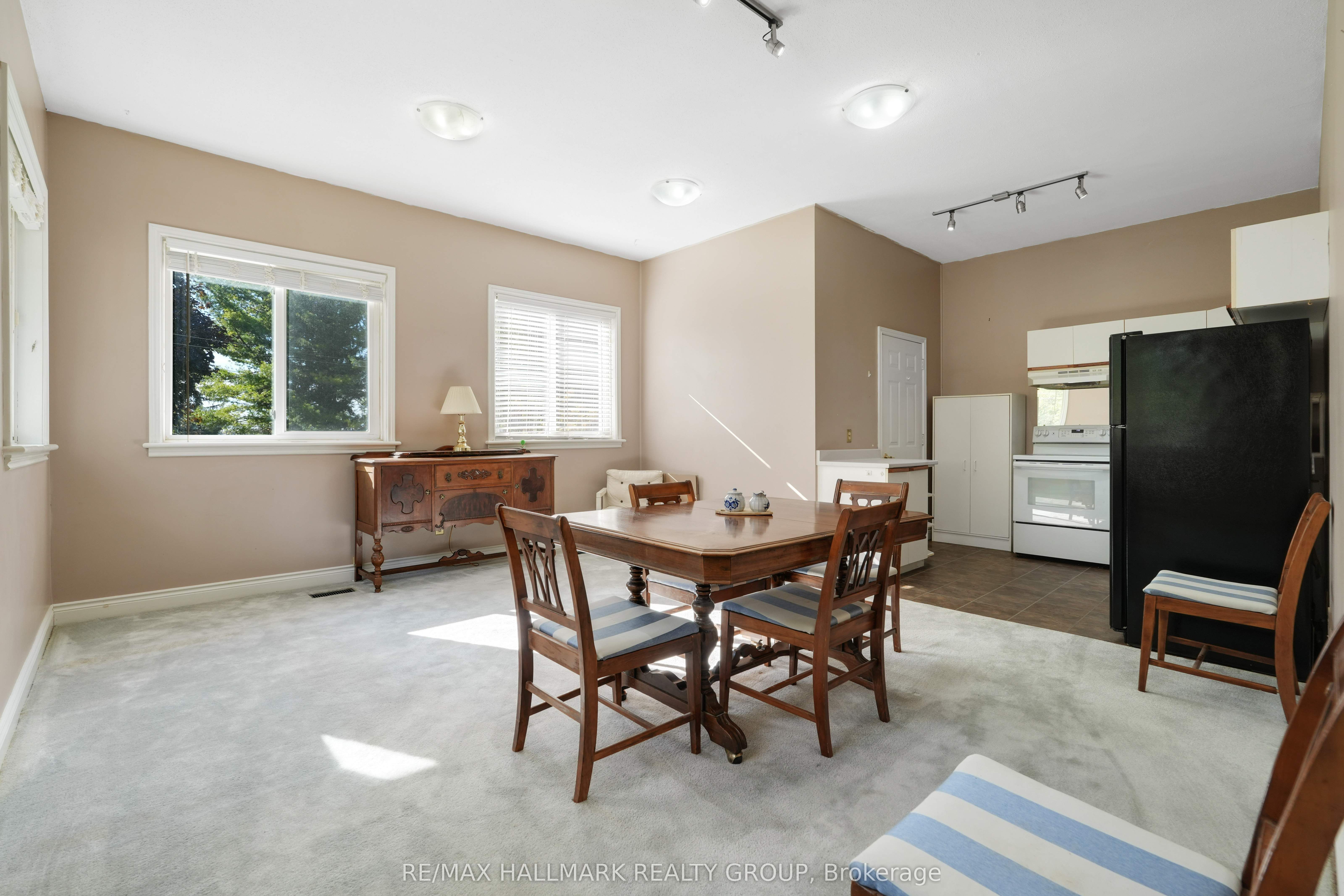 5758 Third Line Road N Property Photo 24
