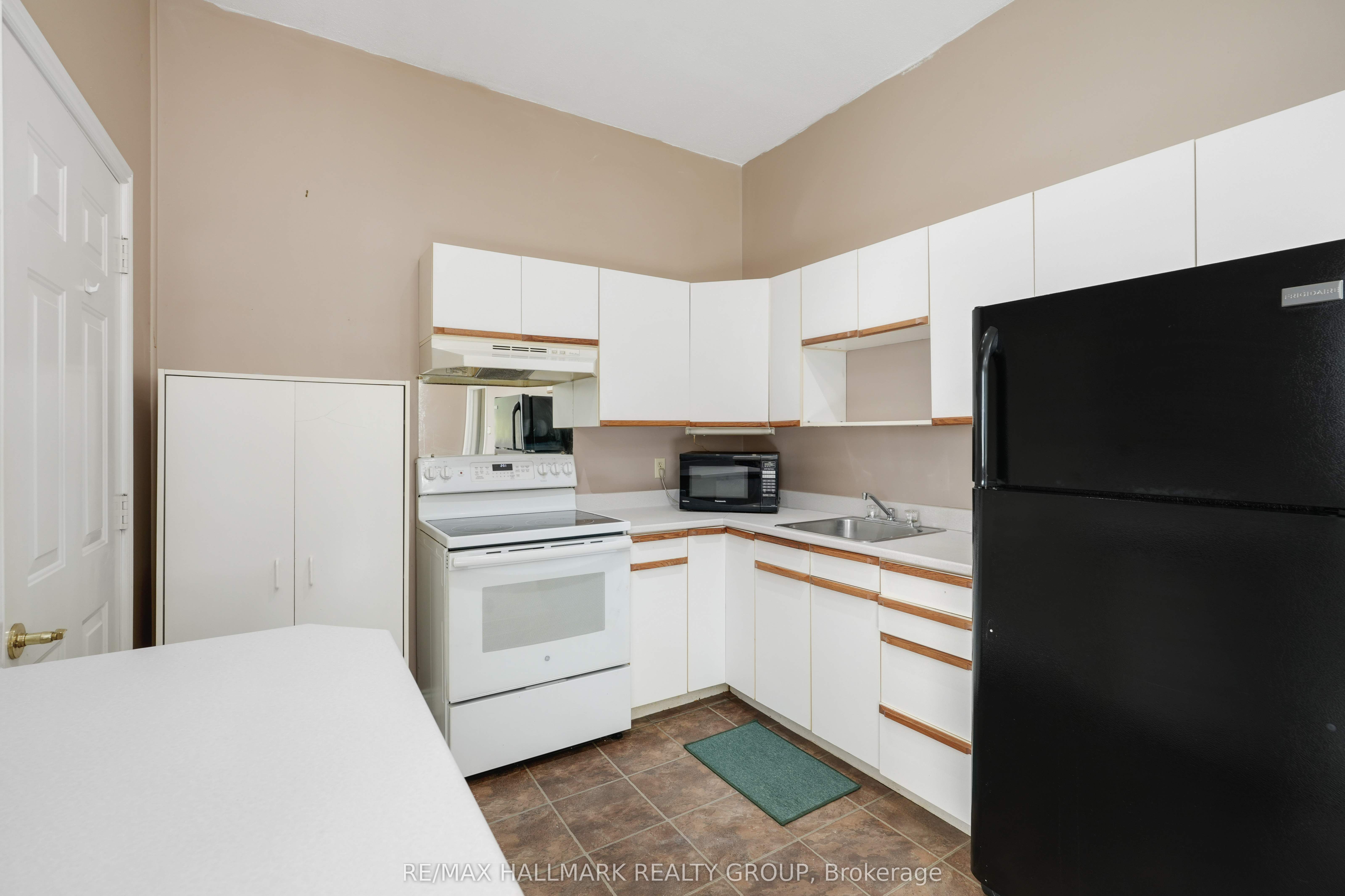 5758 Third Line Road N Property Photo 27