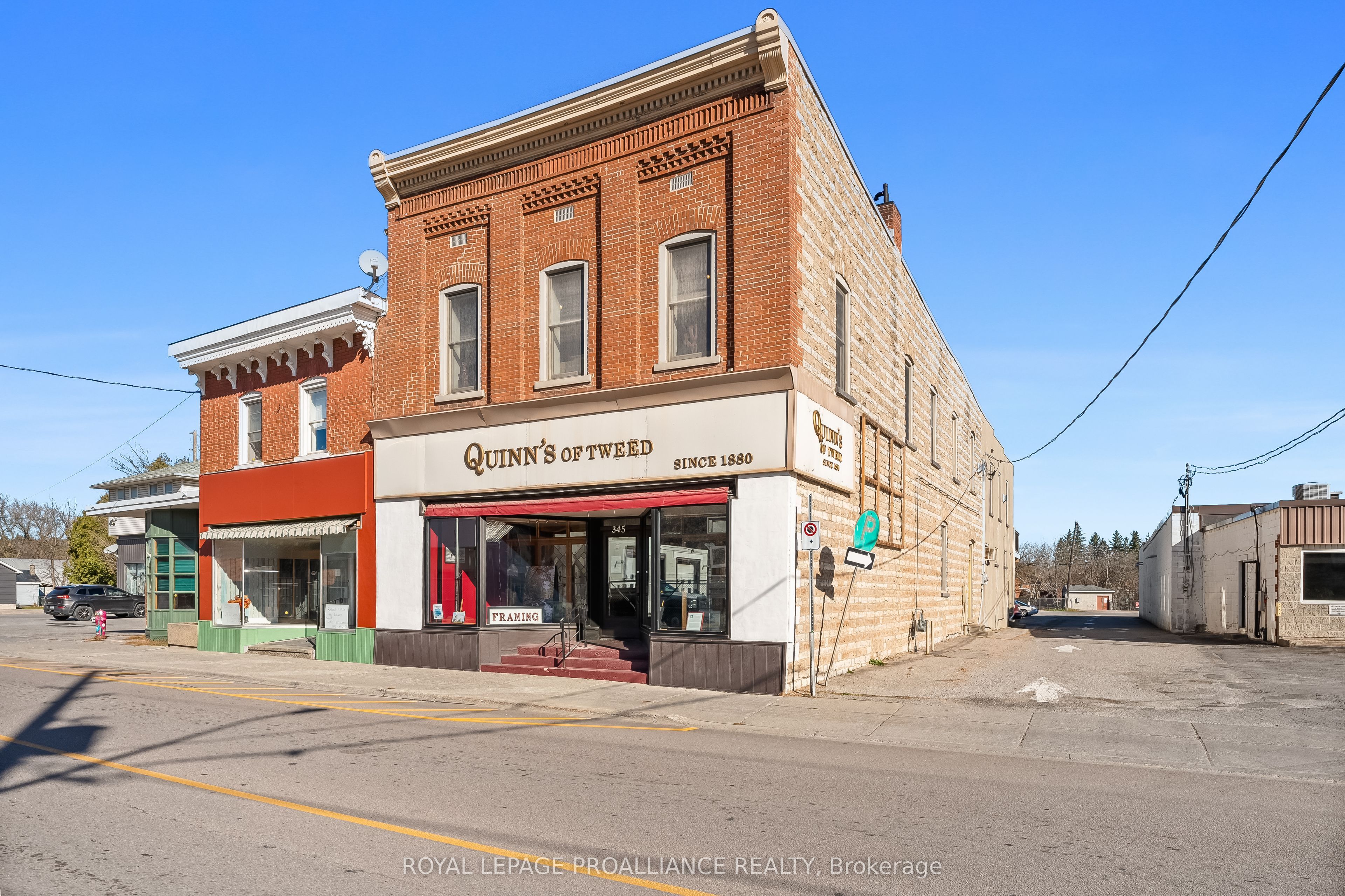 345 Victoria Street N Property Photo 1