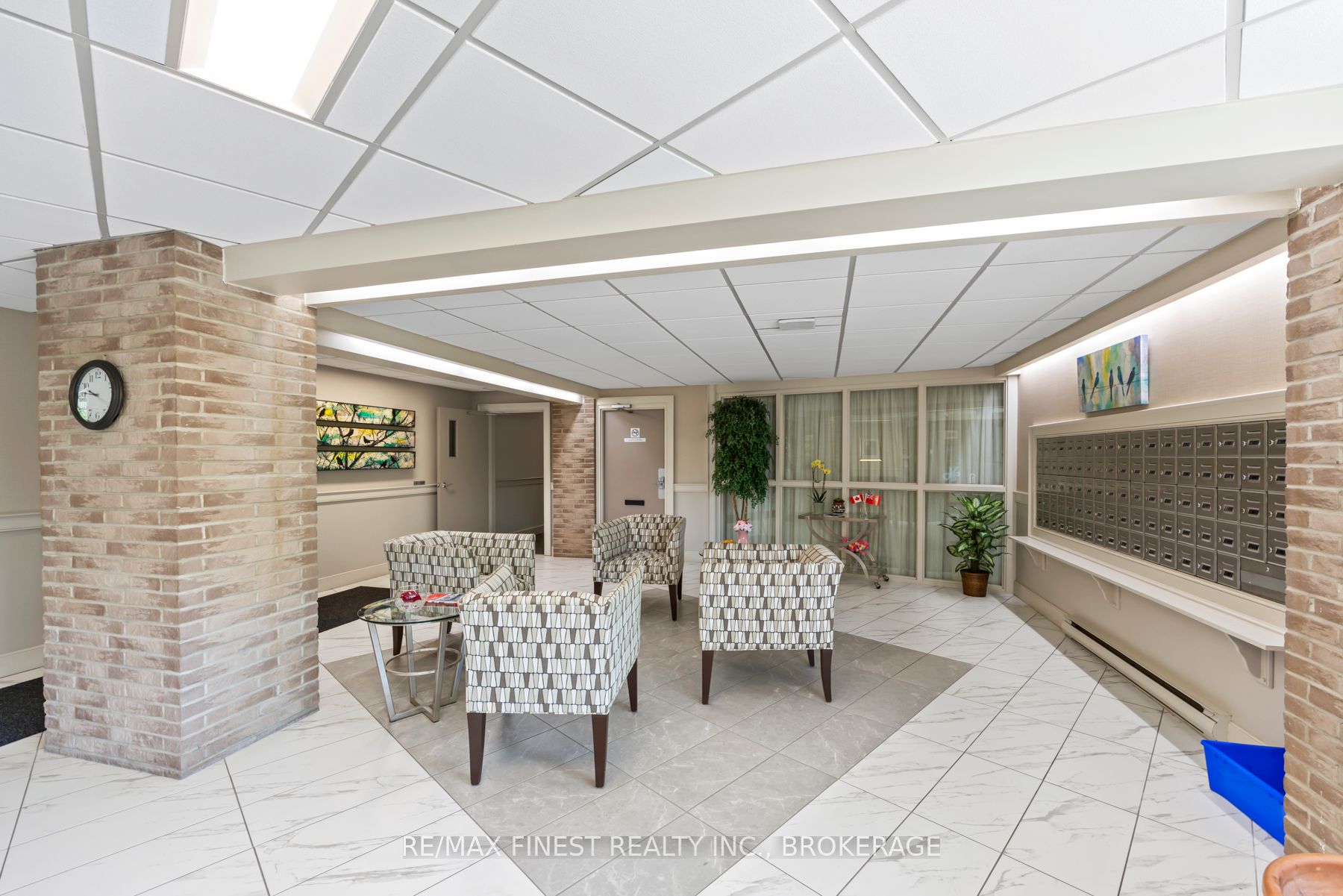 334 Queen Mary Road 407 Property Photo 6