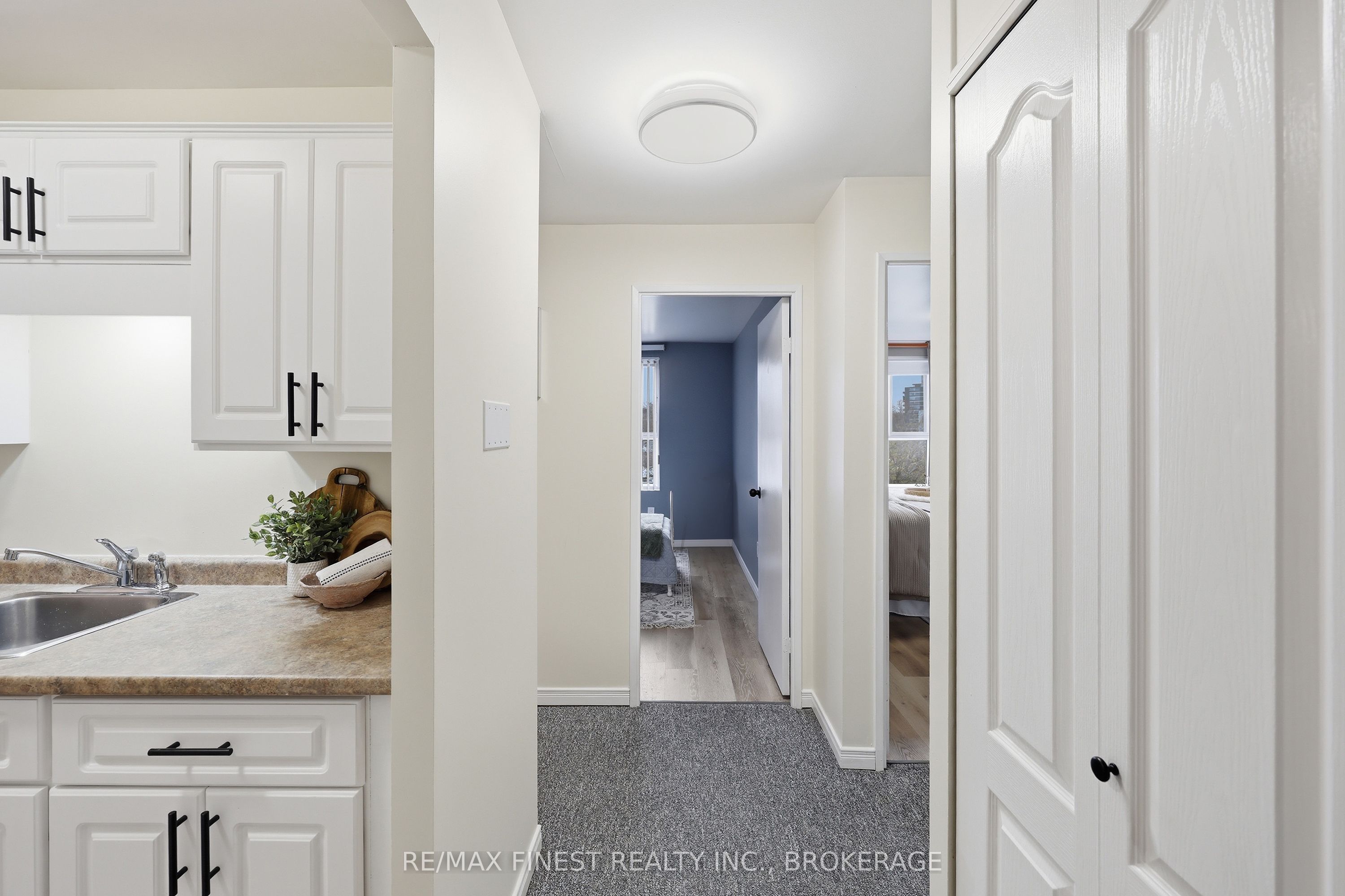 334 Queen Mary Road 407 Property Photo 10